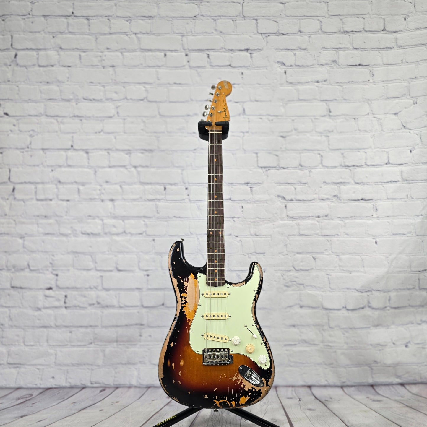 USED Fender Mike McCready Stratocaster Electric Guitar 3-Tone Sunburst Aged Relic