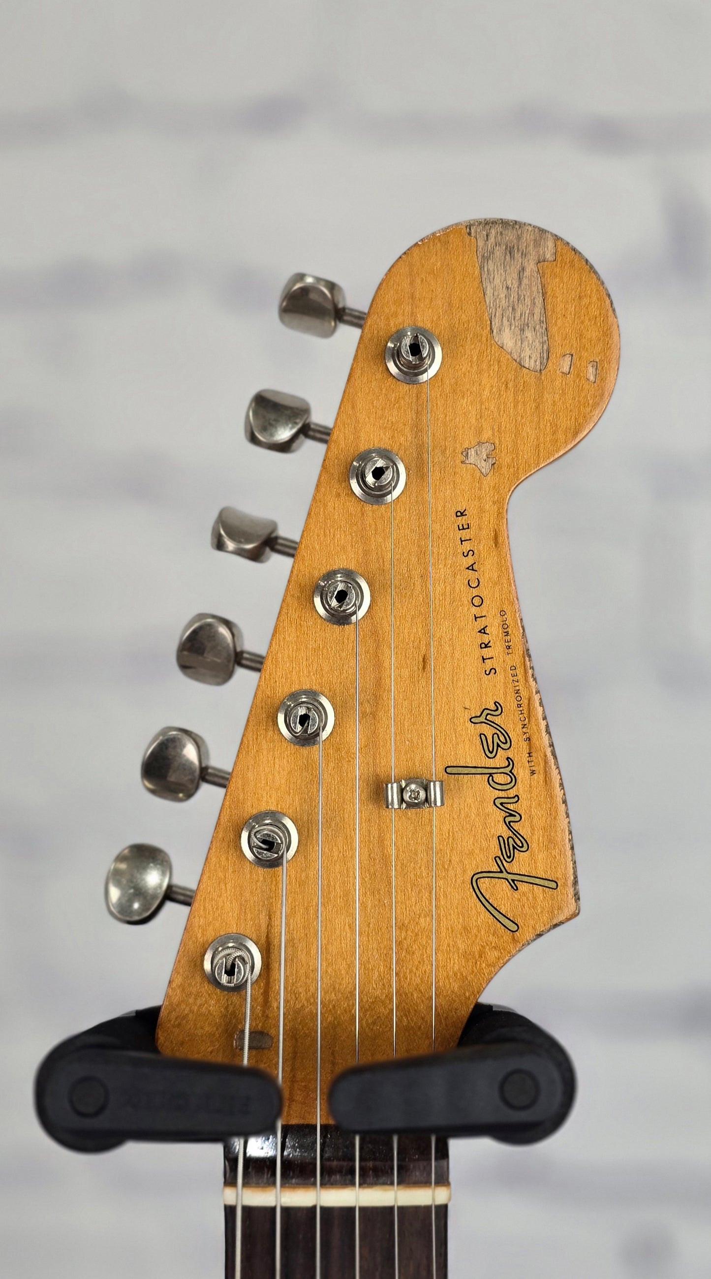 USED Fender Mike McCready Stratocaster Electric Guitar 3-Tone Sunburst Aged Relic