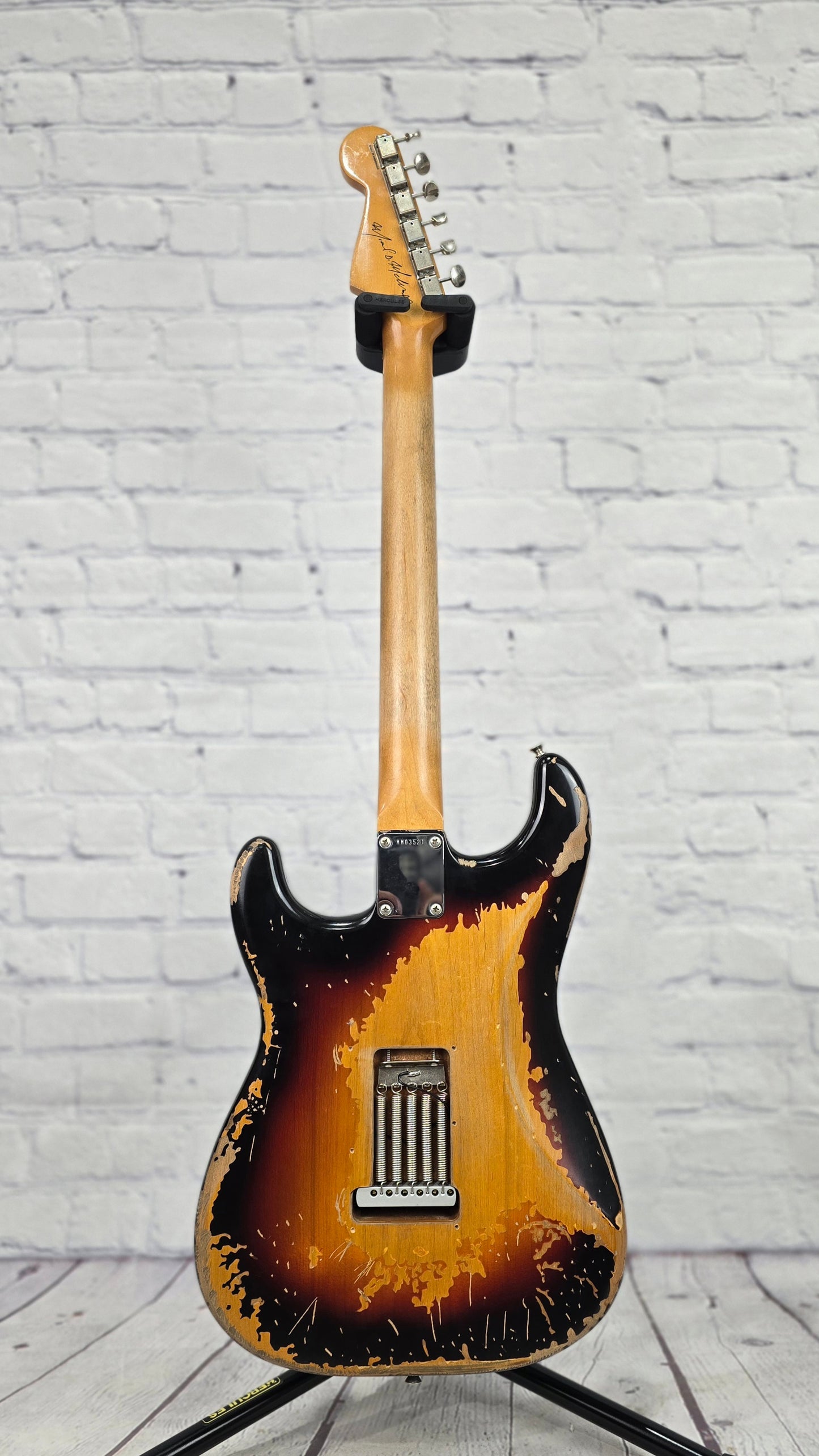 USED Fender Mike McCready Stratocaster Electric Guitar 3-Tone Sunburst Aged Relic