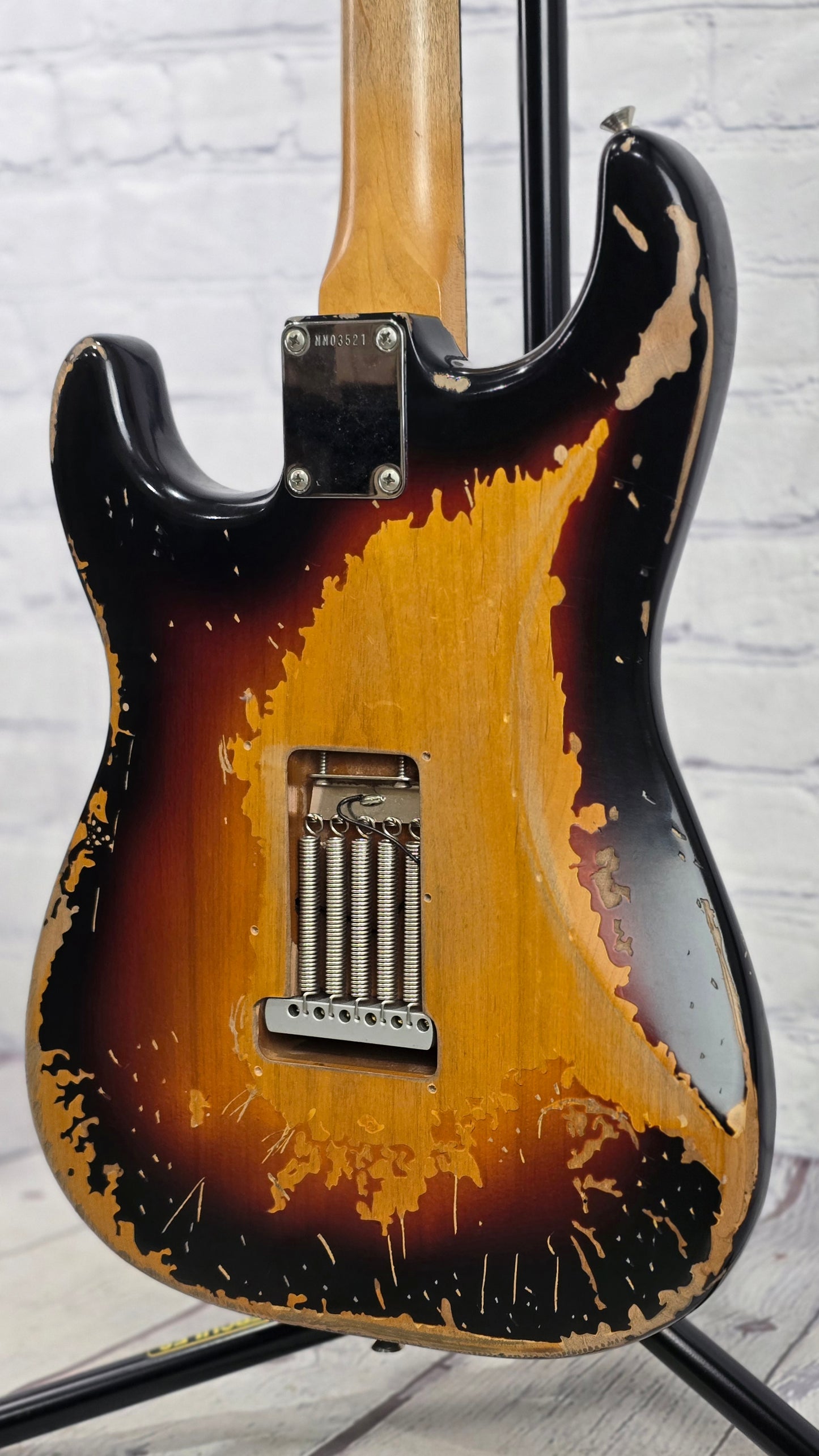 USED Fender Mike McCready Stratocaster Electric Guitar 3-Tone Sunburst Aged Relic