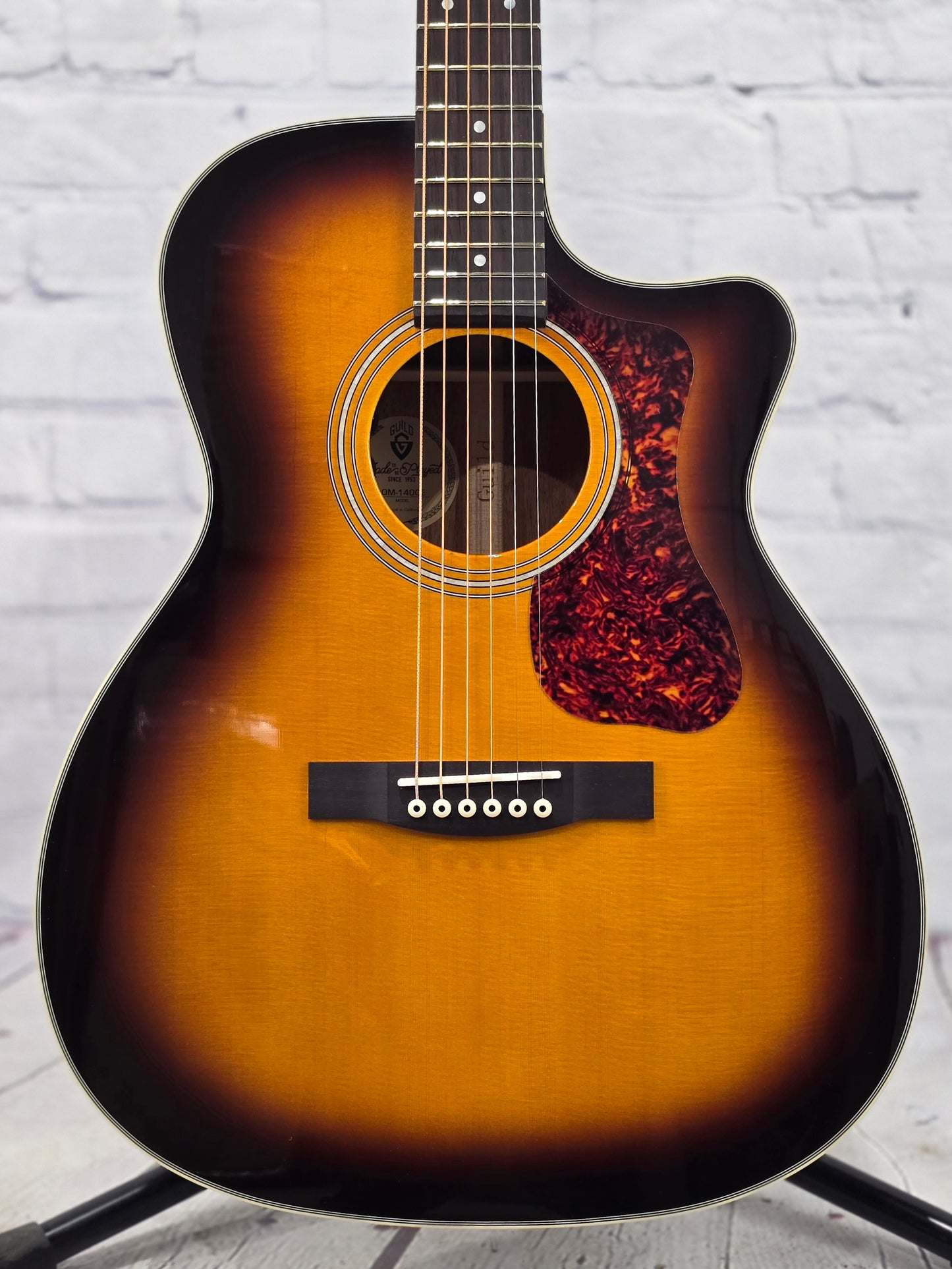 Guild Westerly Collection OM-140CE Orchestra 6 String Acoustic Guitar Antique Burst