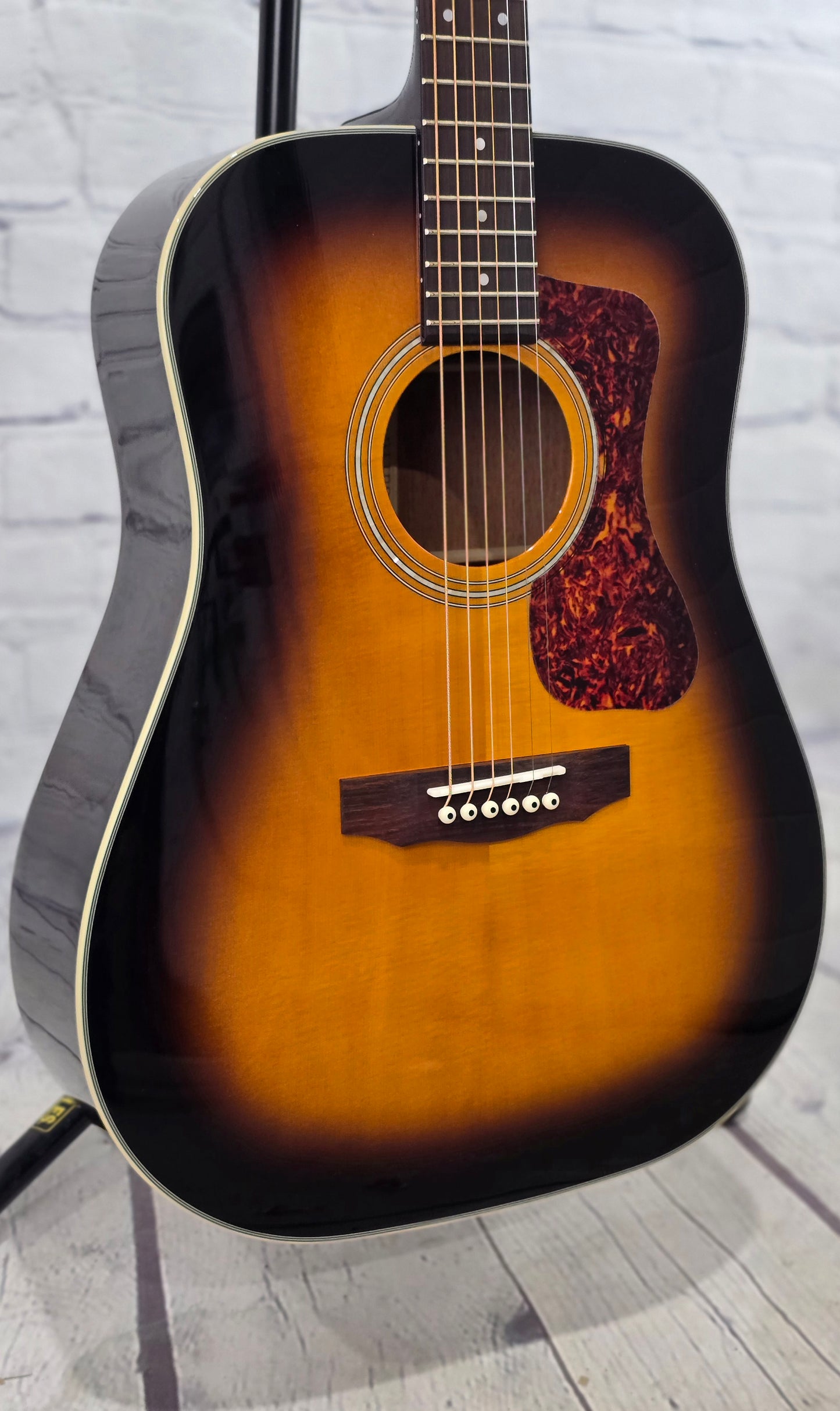 Guild Westerly Collection D-140 ATB Dreadnaught 6 String Acoustic Guitar Antique Burst
