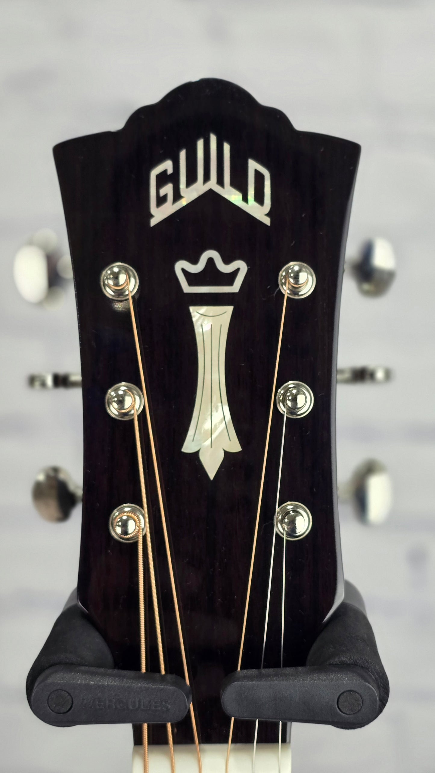Guild Westerly Collection D-140 ATB Dreadnaught 6 String Acoustic Guitar Antique Burst