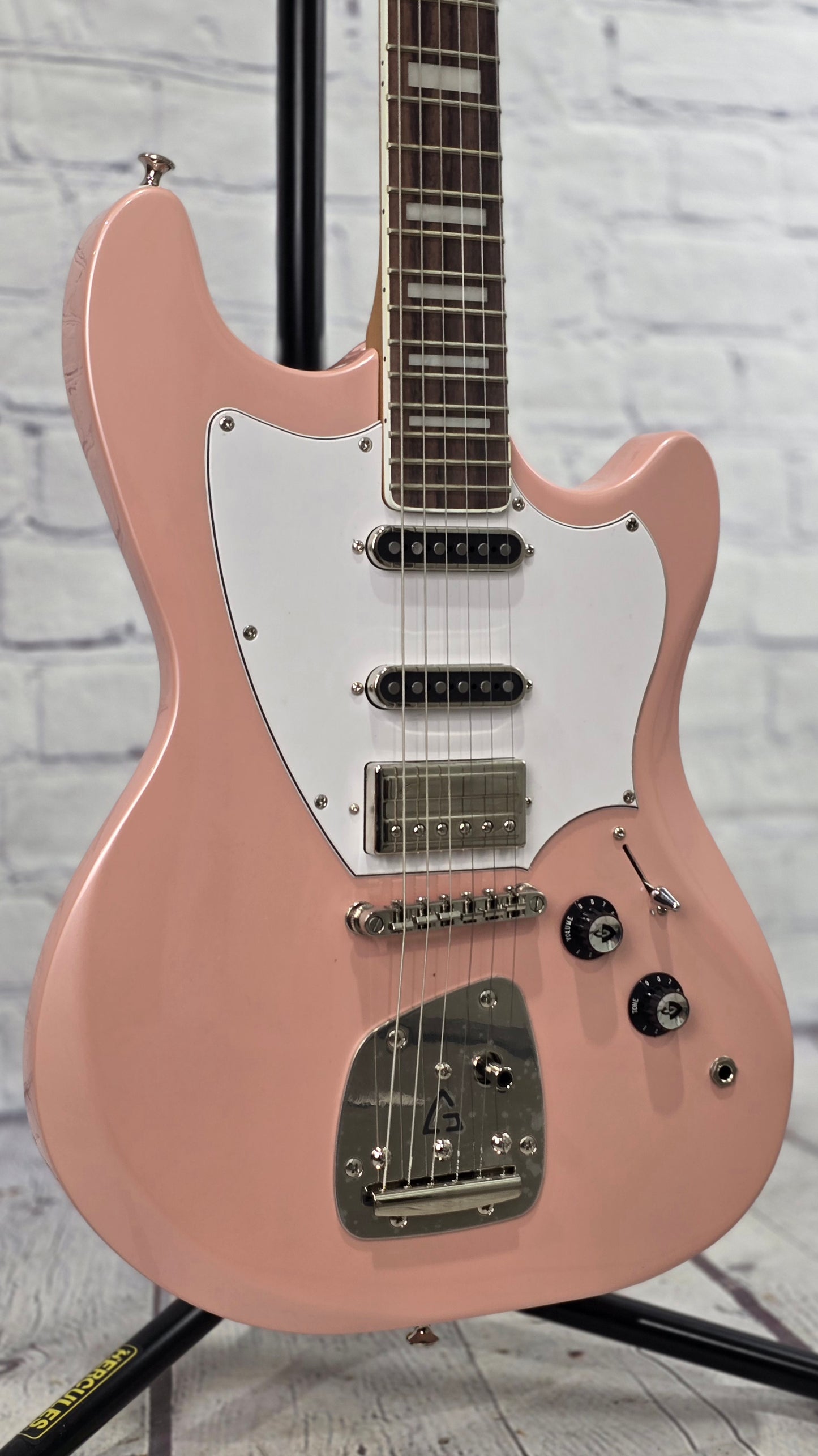 Guild Surfliner Deluxe 6 String Electric Guitar Rose Quartz Metallic