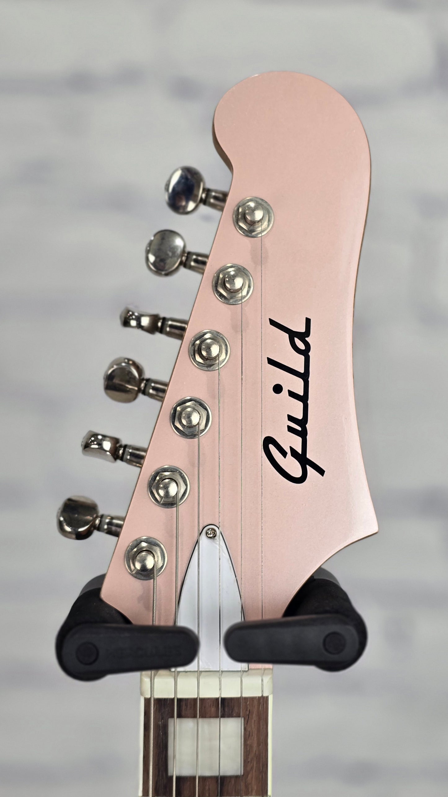 Guild Surfliner Deluxe 6 String Electric Guitar Rose Quartz Metallic