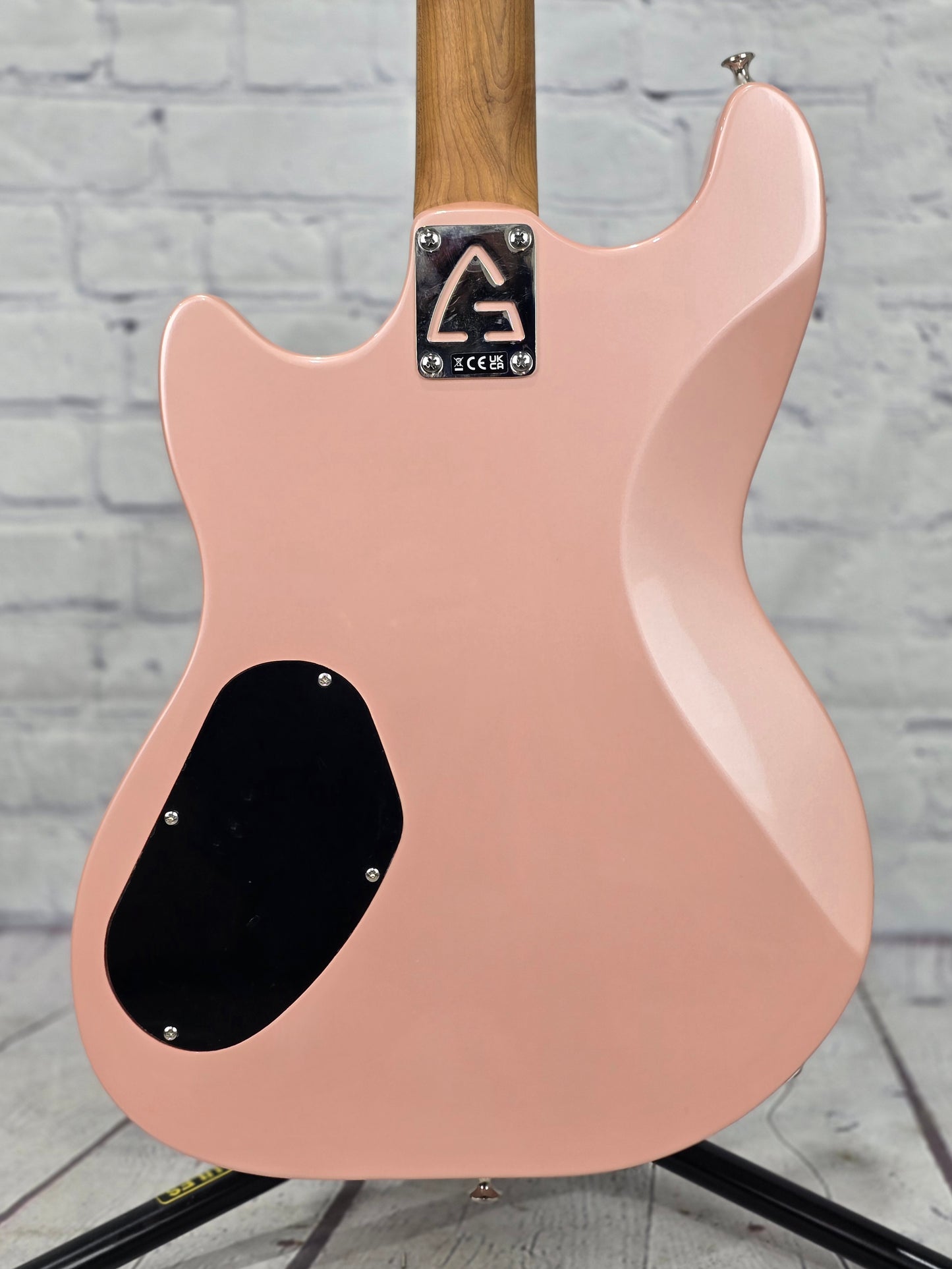 Guild Surfliner Deluxe 6 String Electric Guitar Rose Quartz Metallic