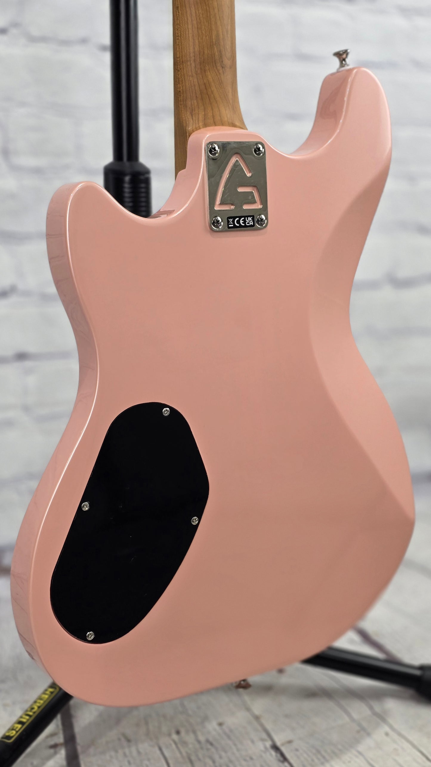 Guild Surfliner Deluxe 6 String Electric Guitar Rose Quartz Metallic