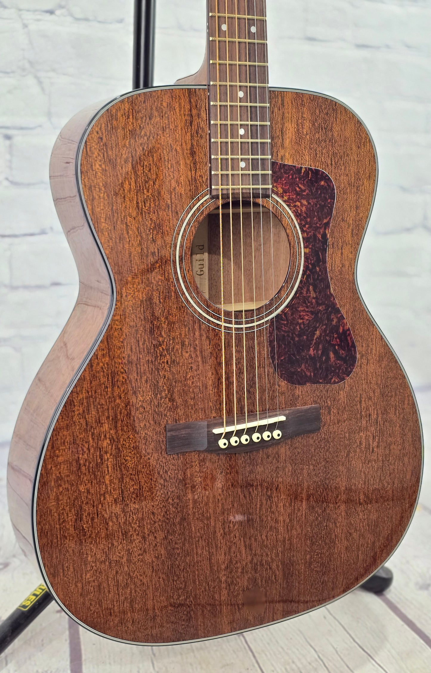 Guild Westerly Collection OM-120 Orchestra Acoustic Guitar Mahogany Natural