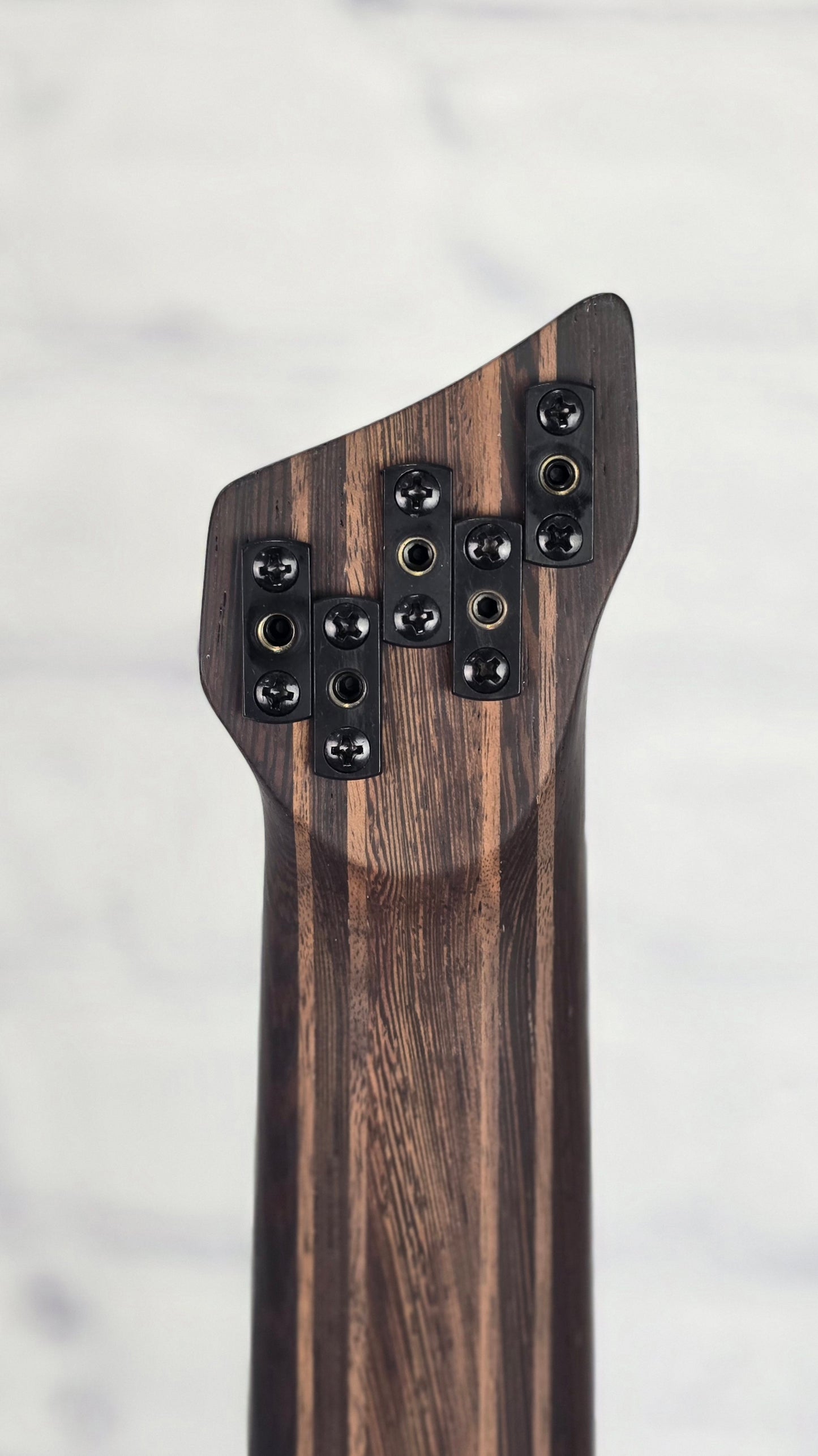Ibanez Bass Workshop EHB1135MS SKL 5 String Multiscale Bass Silver Wave Black Low Gloss