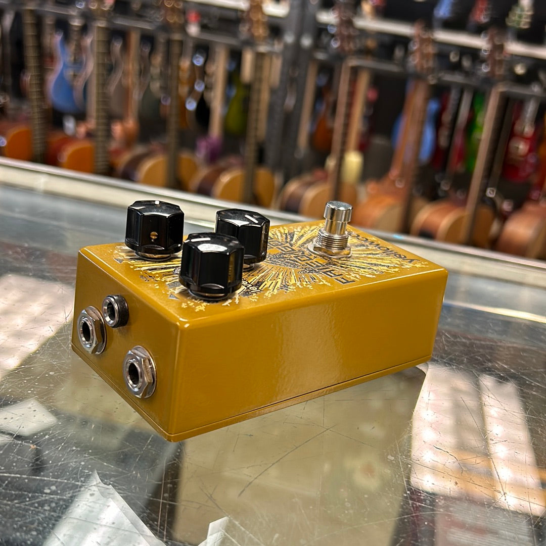 Yellowcake Pedals Fried Gold Overdrive