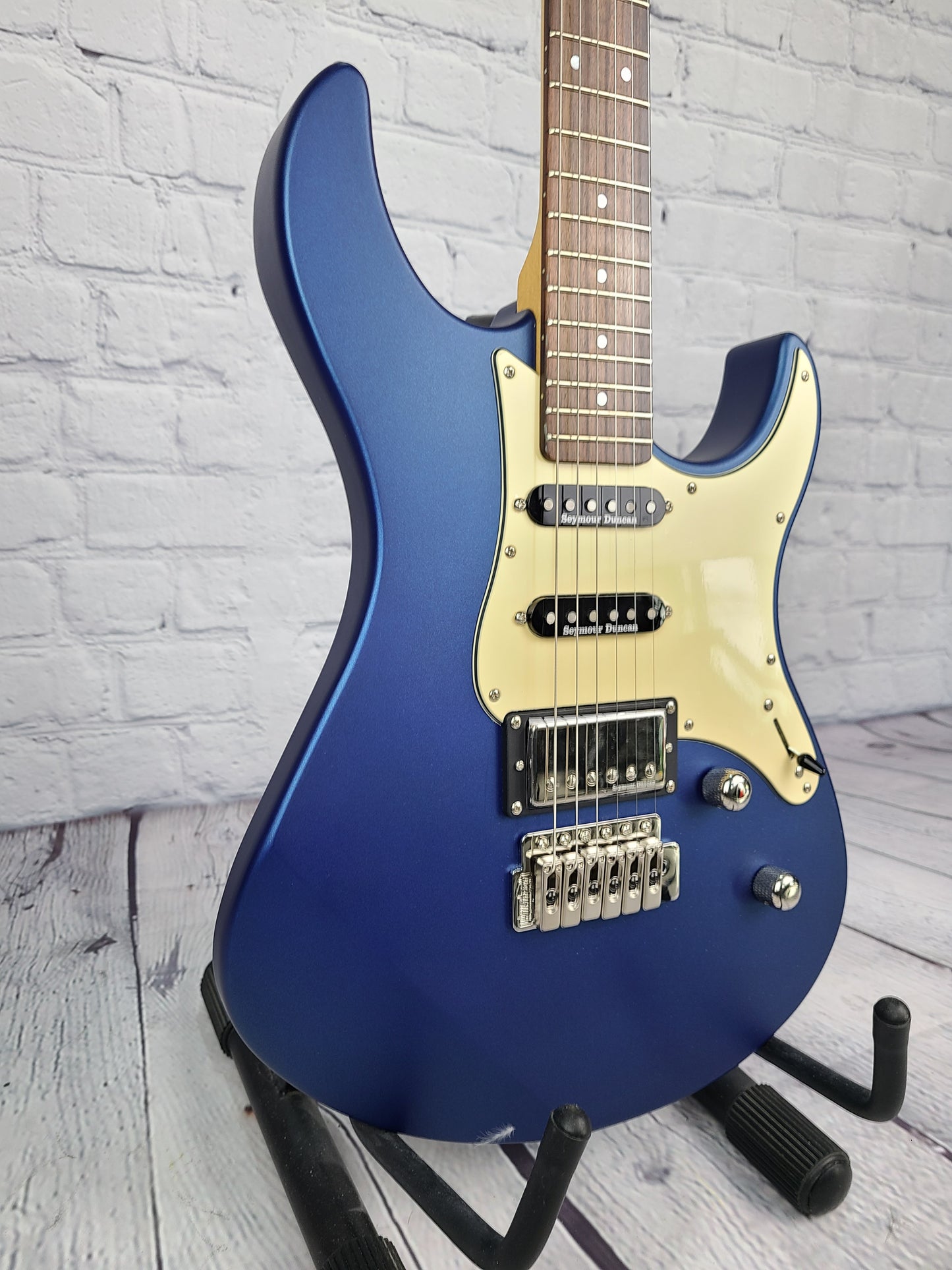 Yamaha Pacifica PAC612VIIX Electric Guitar Matte Silk Blue