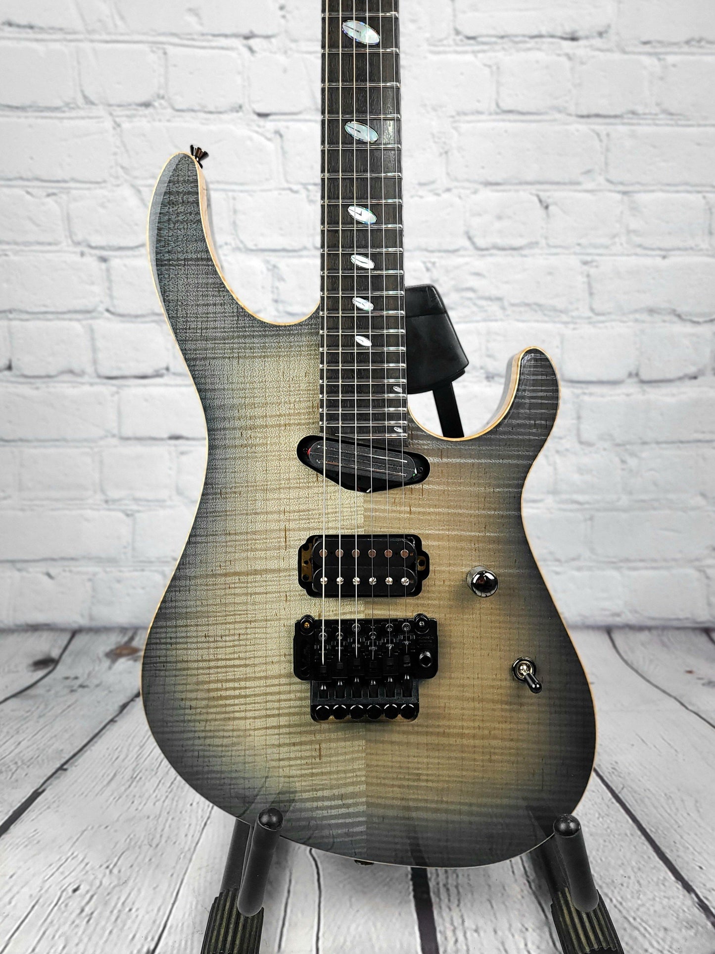 Caparison Horus Custom Line M3B Moon Burst Floyd Rose - Guitar Brando