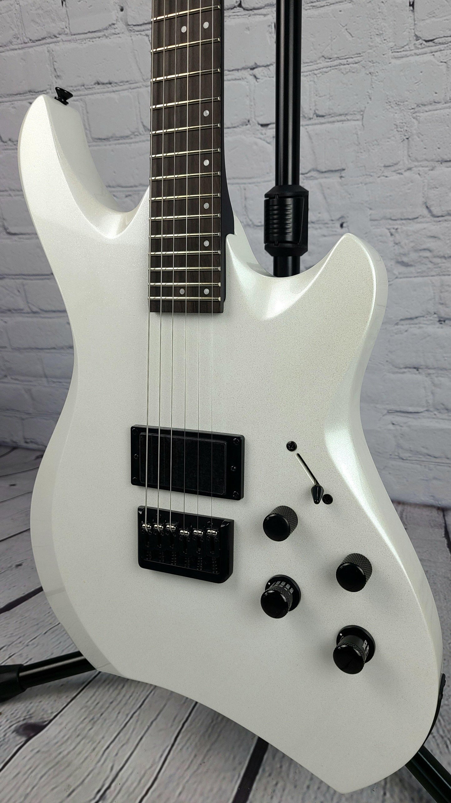 Line 6 Shuriken SR250 Variax Electric Guitar Satin White - Guitar Brando
