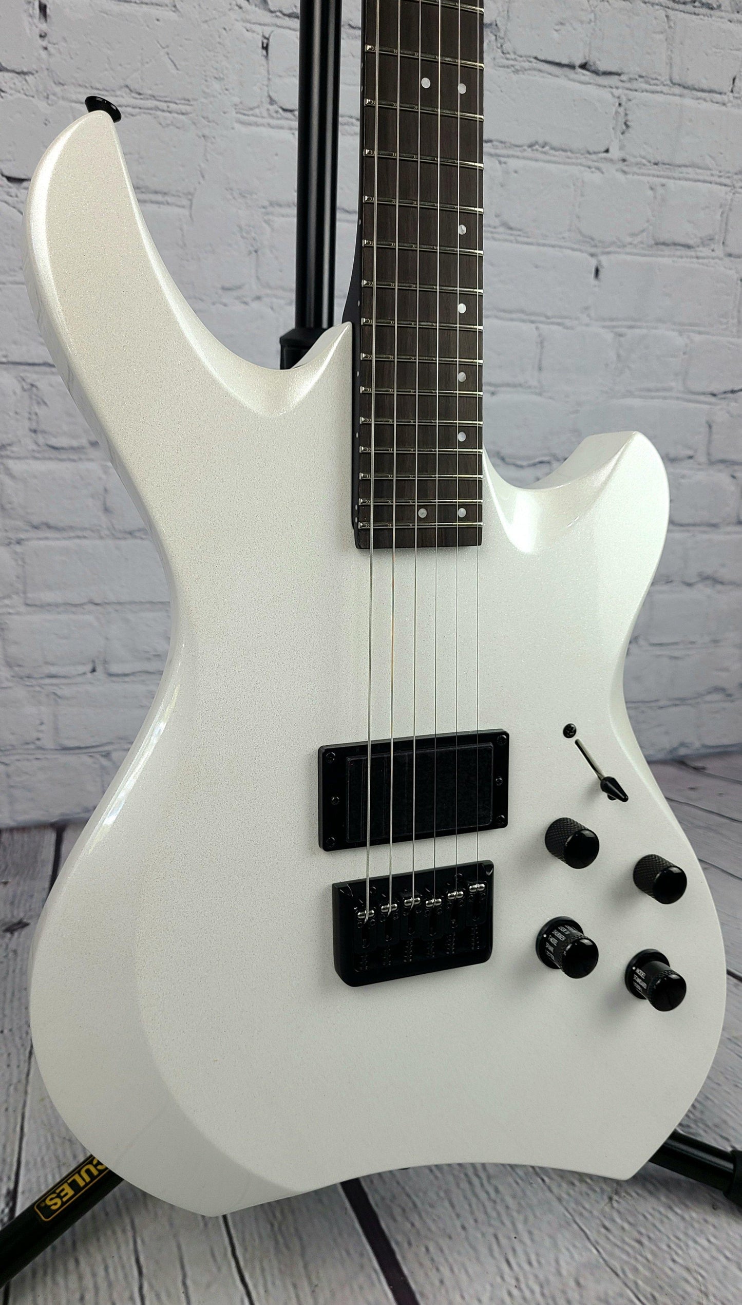 Line 6 Shuriken SR250 Variax Electric Guitar Satin White - Guitar Brando