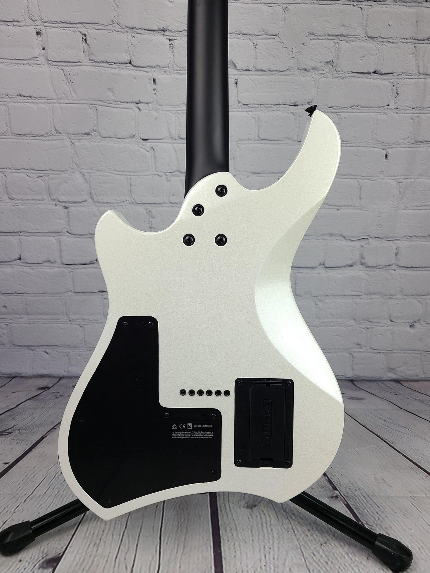 Line 6 Shuriken SR250 Variax Electric Guitar Satin White - Guitar Brando