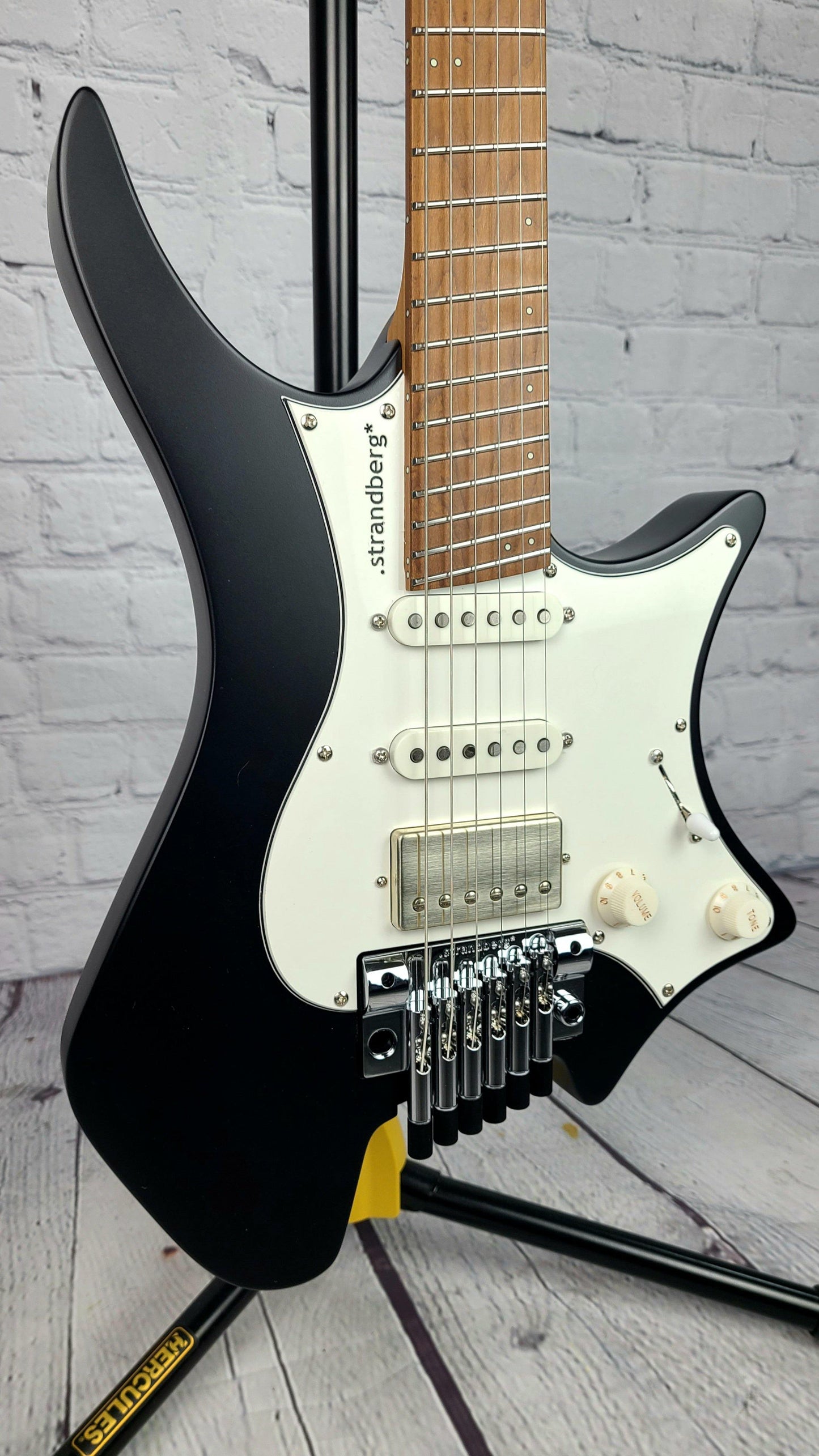 Strandberg Boden Classic 6 Tremolo Svarten LE Limited Edition 100pc Worldwide (C2106038) - Guitar Brando