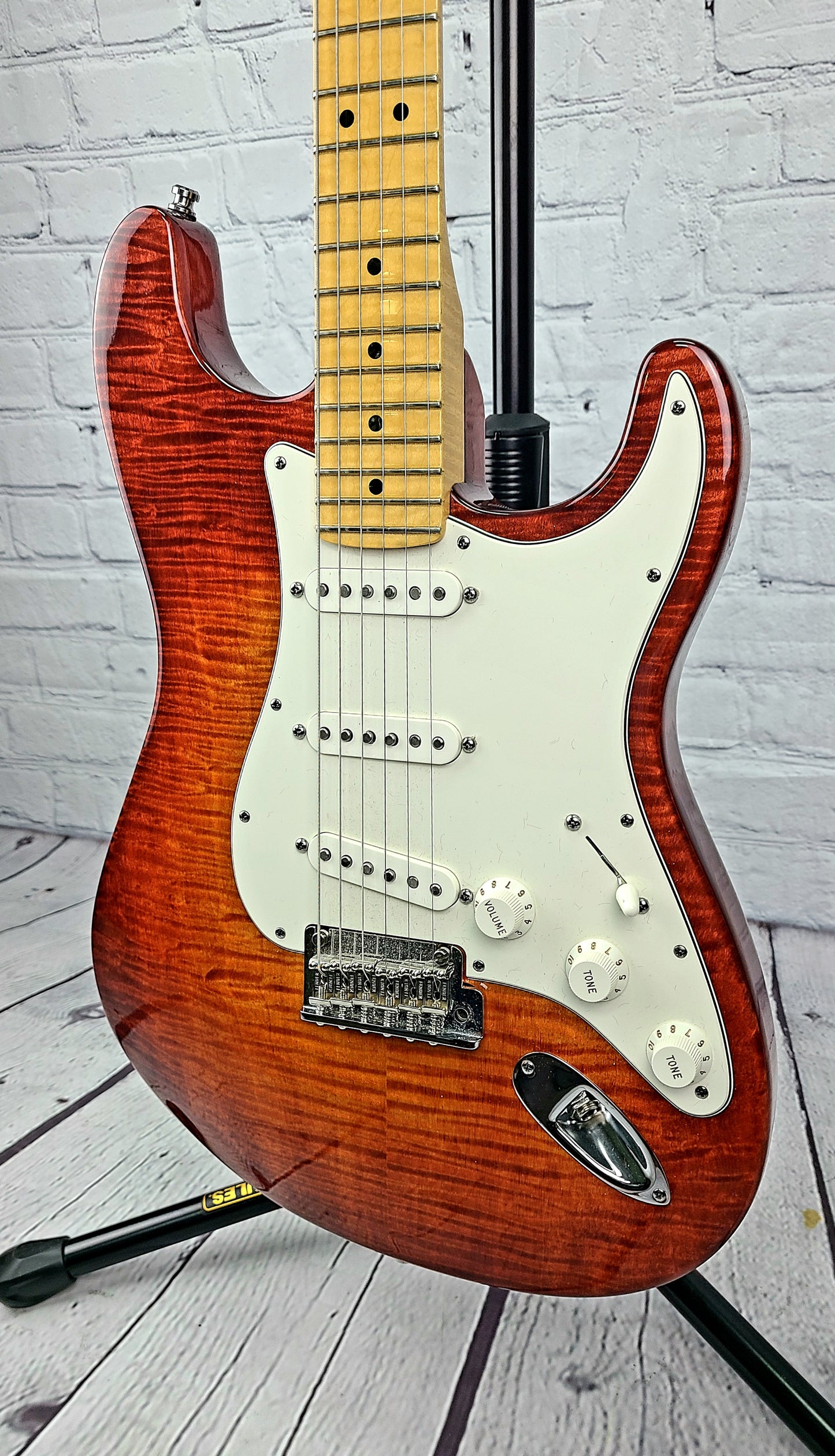 USED 2011 Fender American Select Stratocaster USA Flame Top Cherry Burst Figured Maple Neck