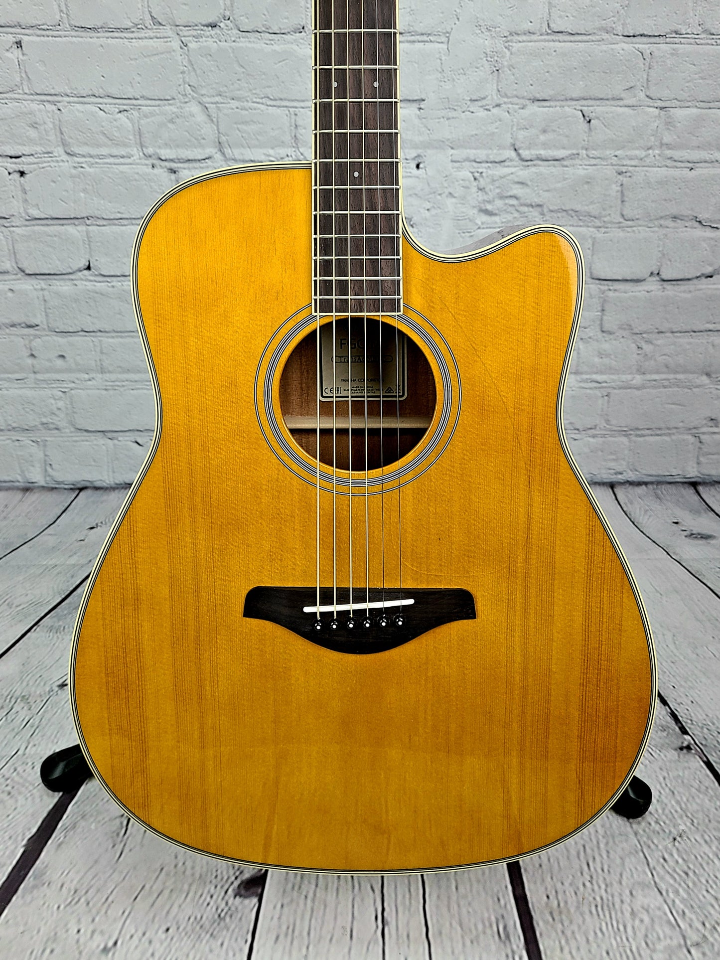Yamaha FGC-TA TransAcoustic VT Vintage Tint