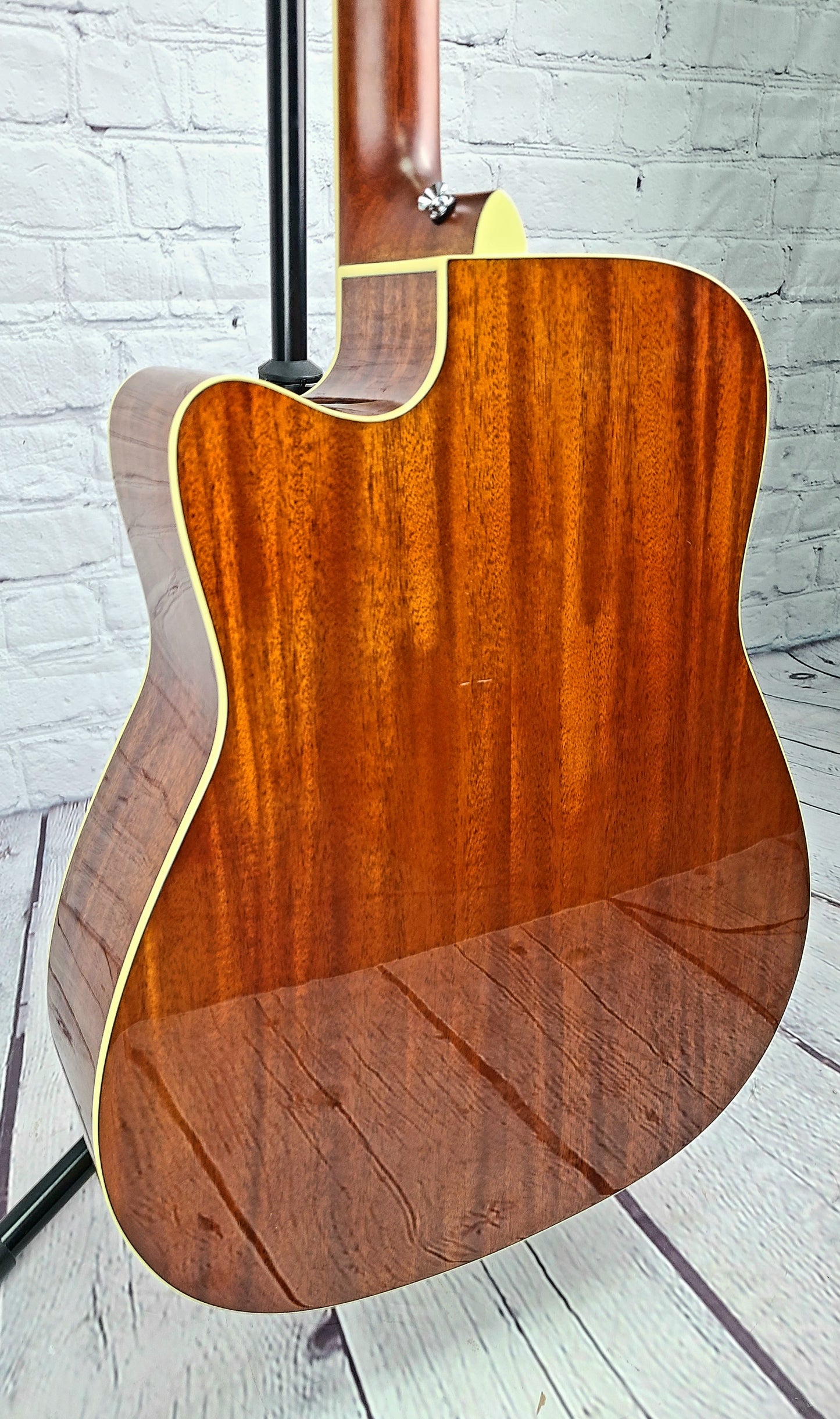 Yamaha FGC-TA TransAcoustic VT Vintage Tint