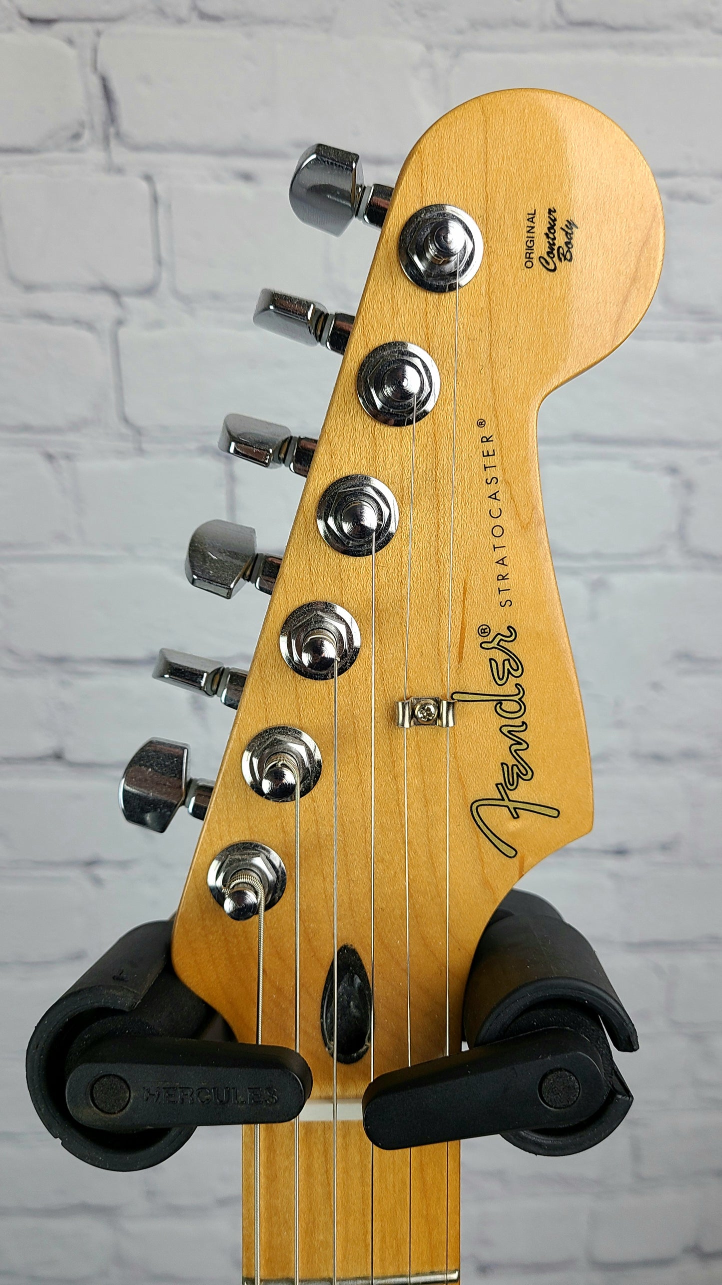 USED Fender Player Stratocaster Black Maple Fretboard c/w Hardshell Case 2018