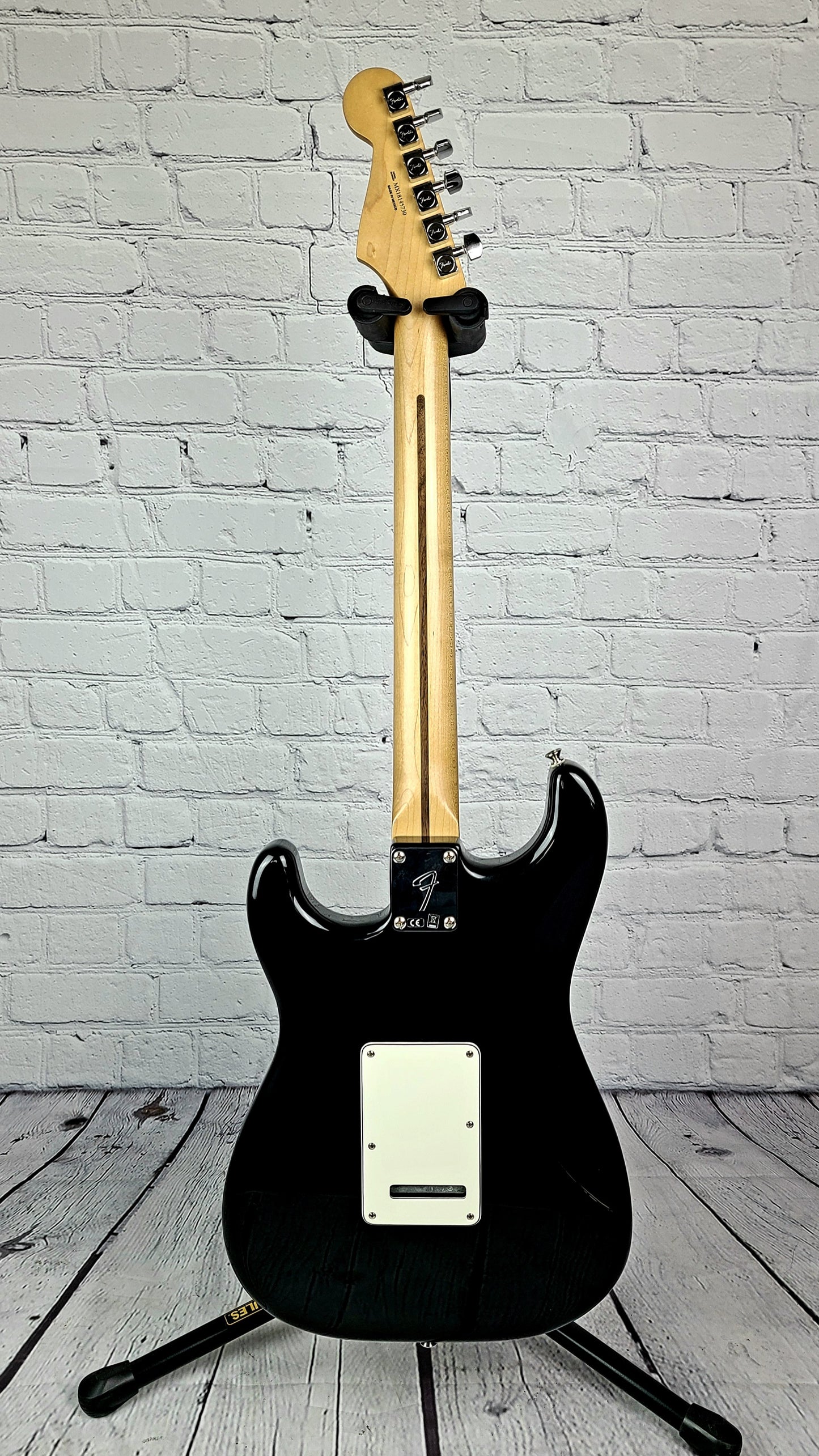 USED Fender Player Stratocaster Black Maple Fretboard c/w Hardshell Case 2018