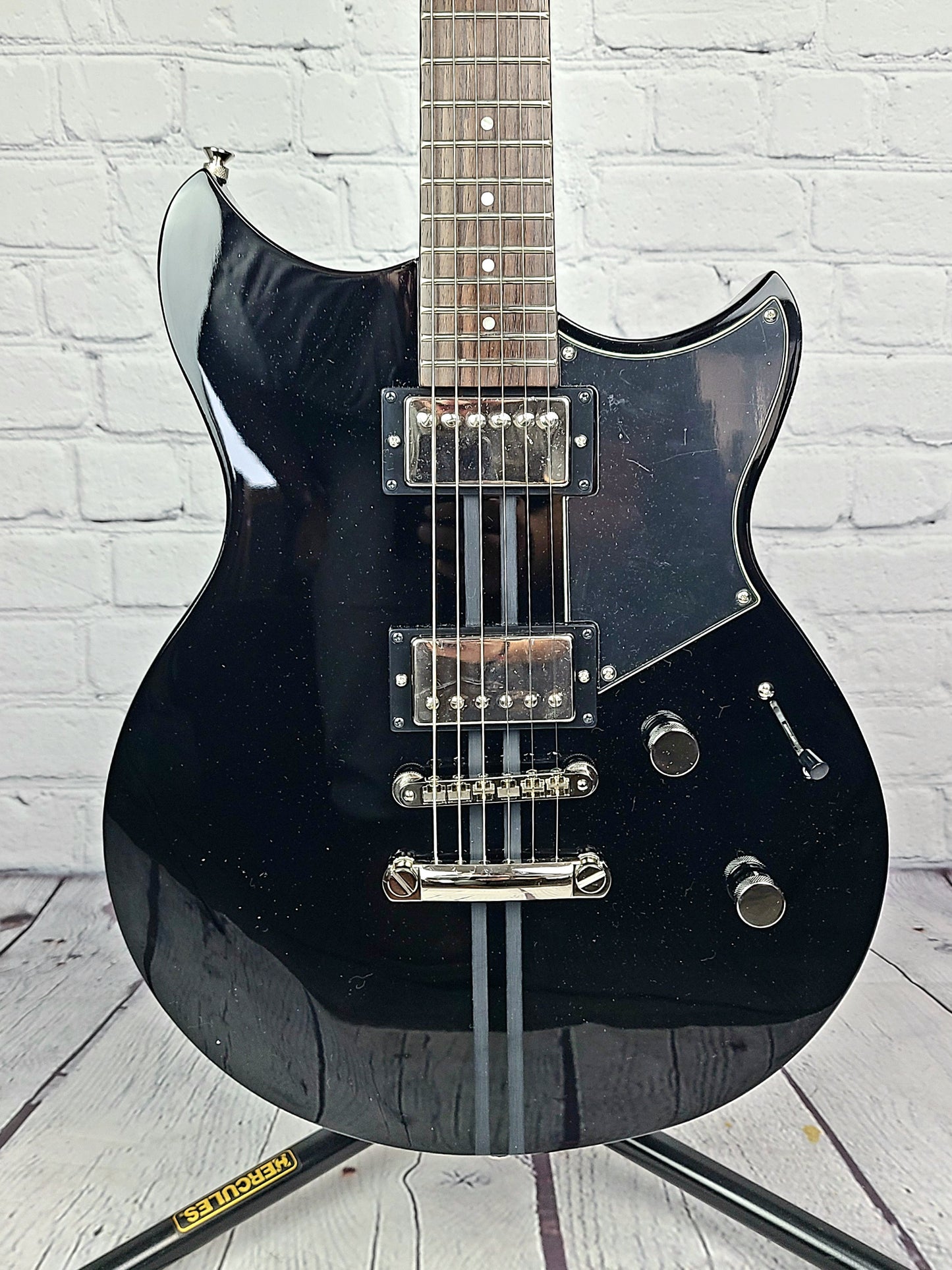 Yamaha Revstar II Element RSE20 BL Gloss Black Electric Guitar