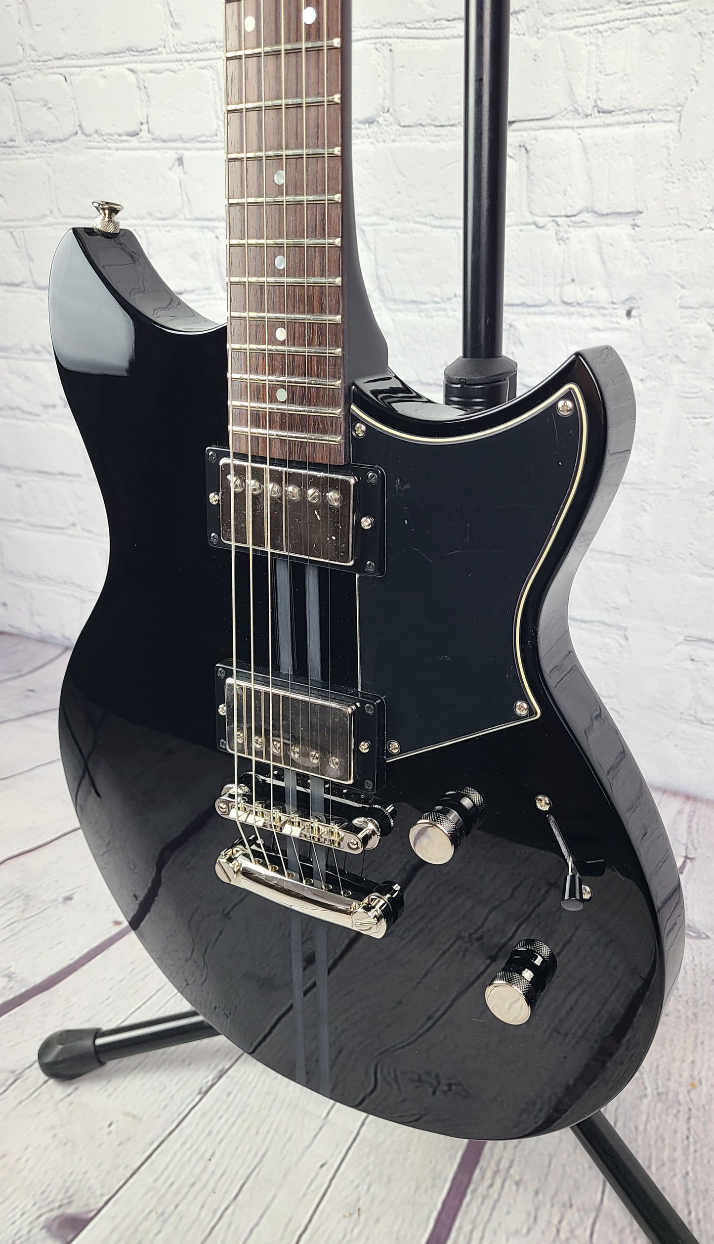 Yamaha Revstar II Element RSE20 BL Gloss Black Electric Guitar