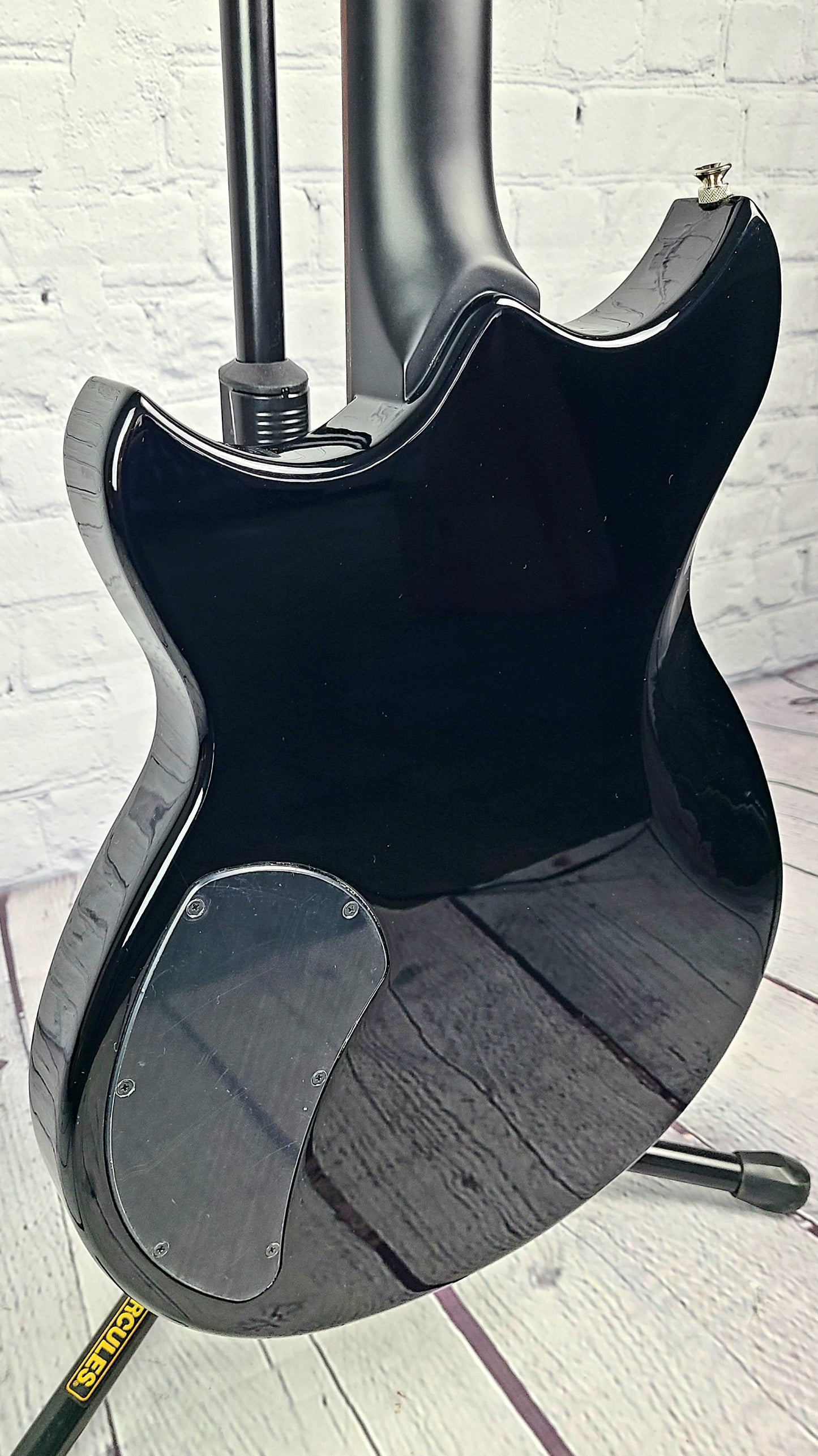 Yamaha Revstar II Element RSE20 BL Gloss Black Electric Guitar