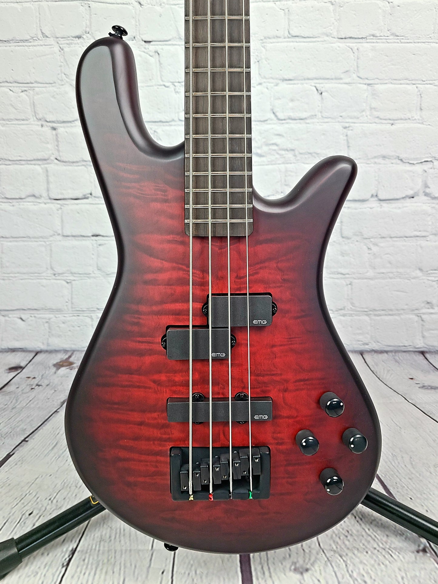 Spector NS Pulse II 4 String Bass Black Cherry Quilt Maple