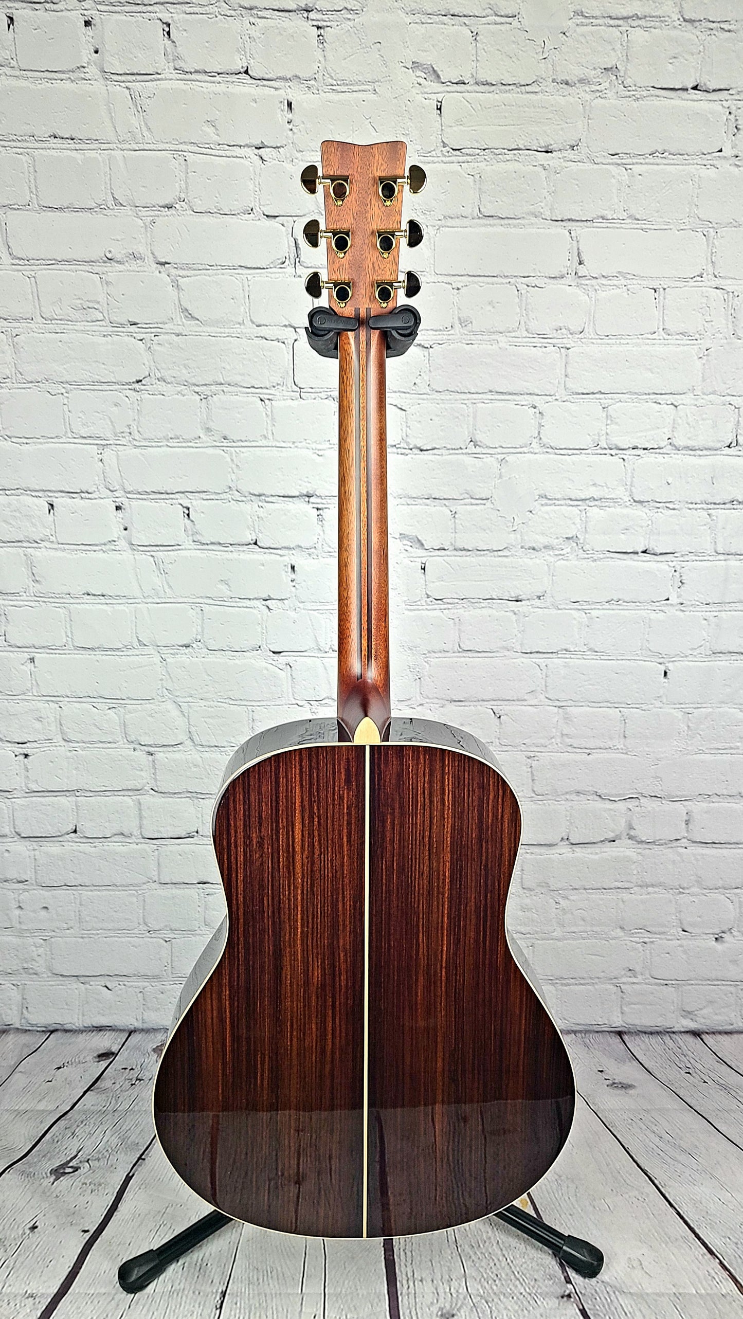 Yamaha LL16D Deluxe Solid Rosewood Electric Acoustic Natural