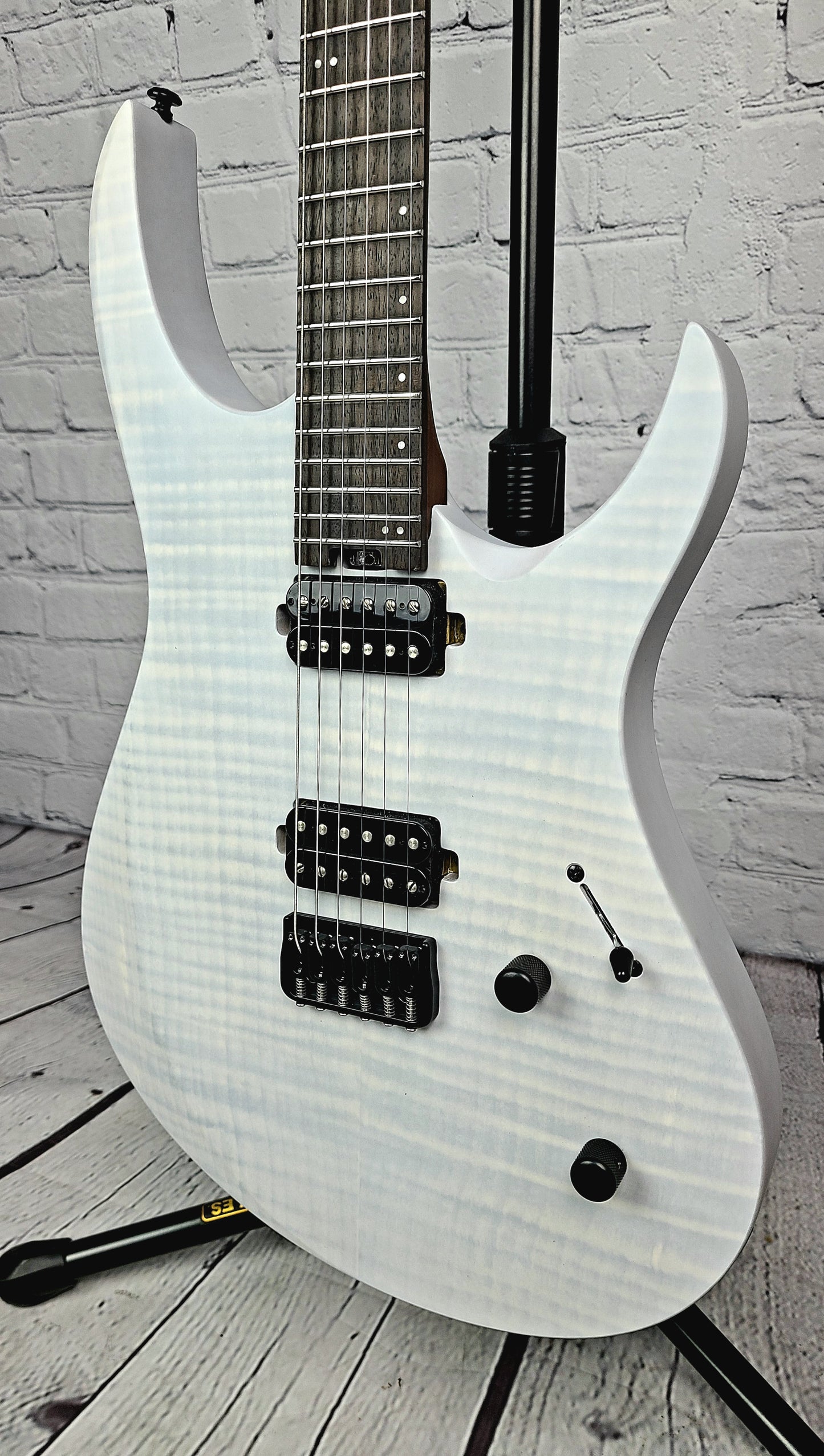 Balaguer Standard Diablo Electric Guitar Trans White Hipshot