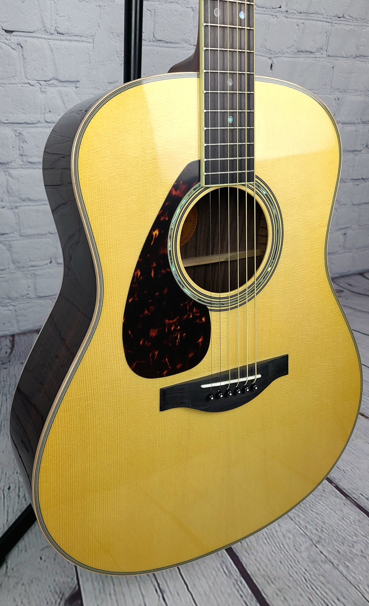 Yamaha LL16L ARE Left Handed Solid Rosewood Electric Acoustic Guitar Natural