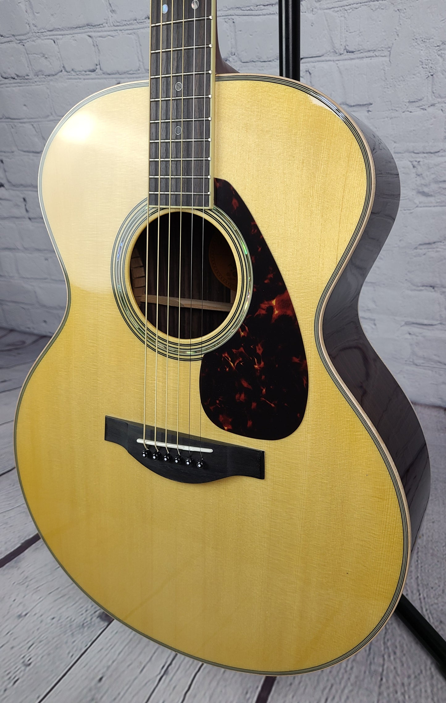 Yamaha LJ16 Solid Rosewood Acoustic Electric Guitar Medium Jumbo Natural