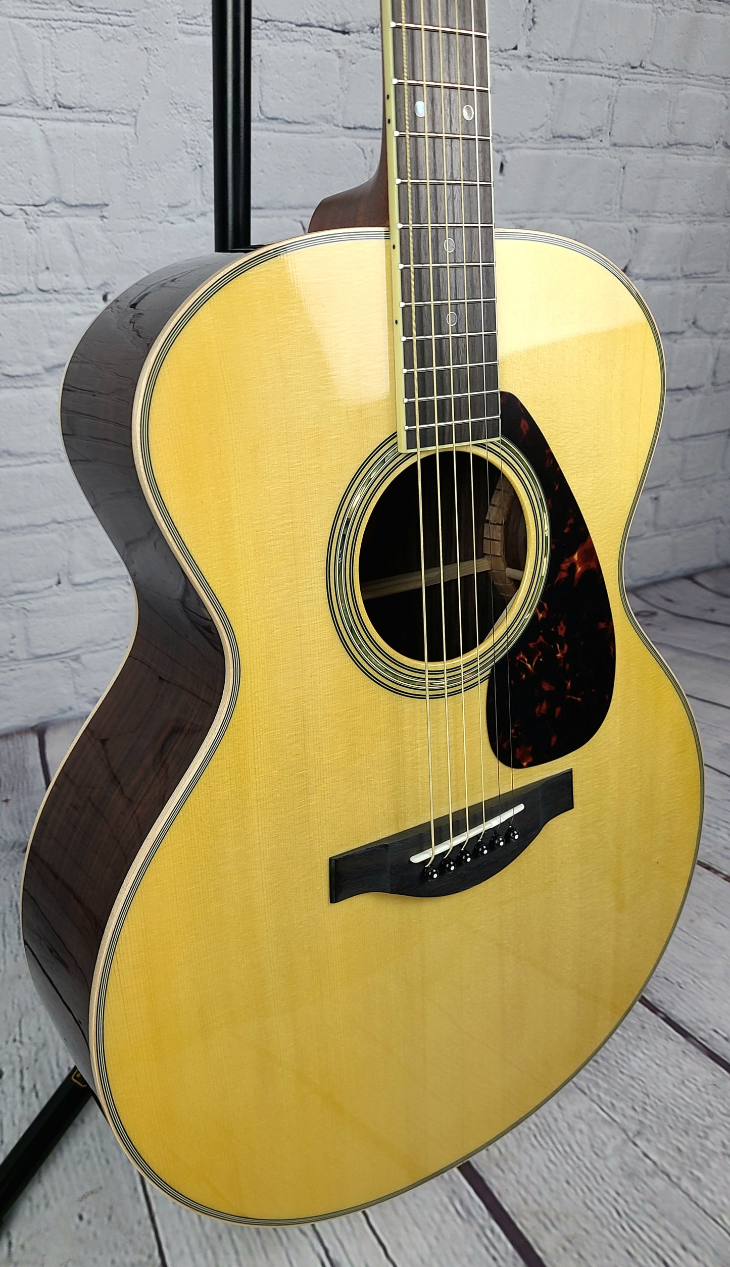 Yamaha LJ16 Solid Rosewood Acoustic Electric Guitar Medium Jumbo Natural