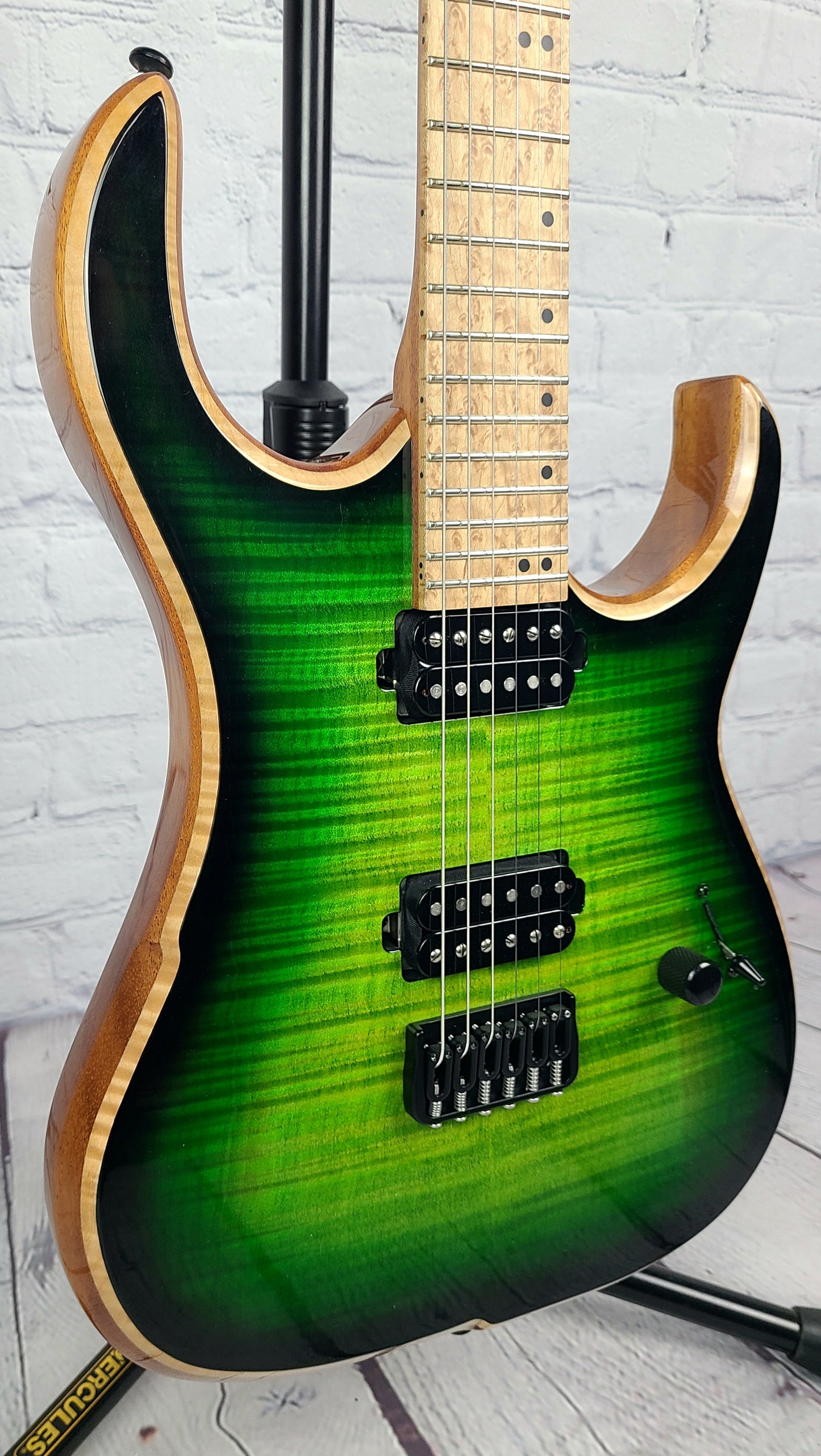Charbonneau Guitars Scimtar 6S String Green Burst Electric Guitar Bare Knuckle Hipshot