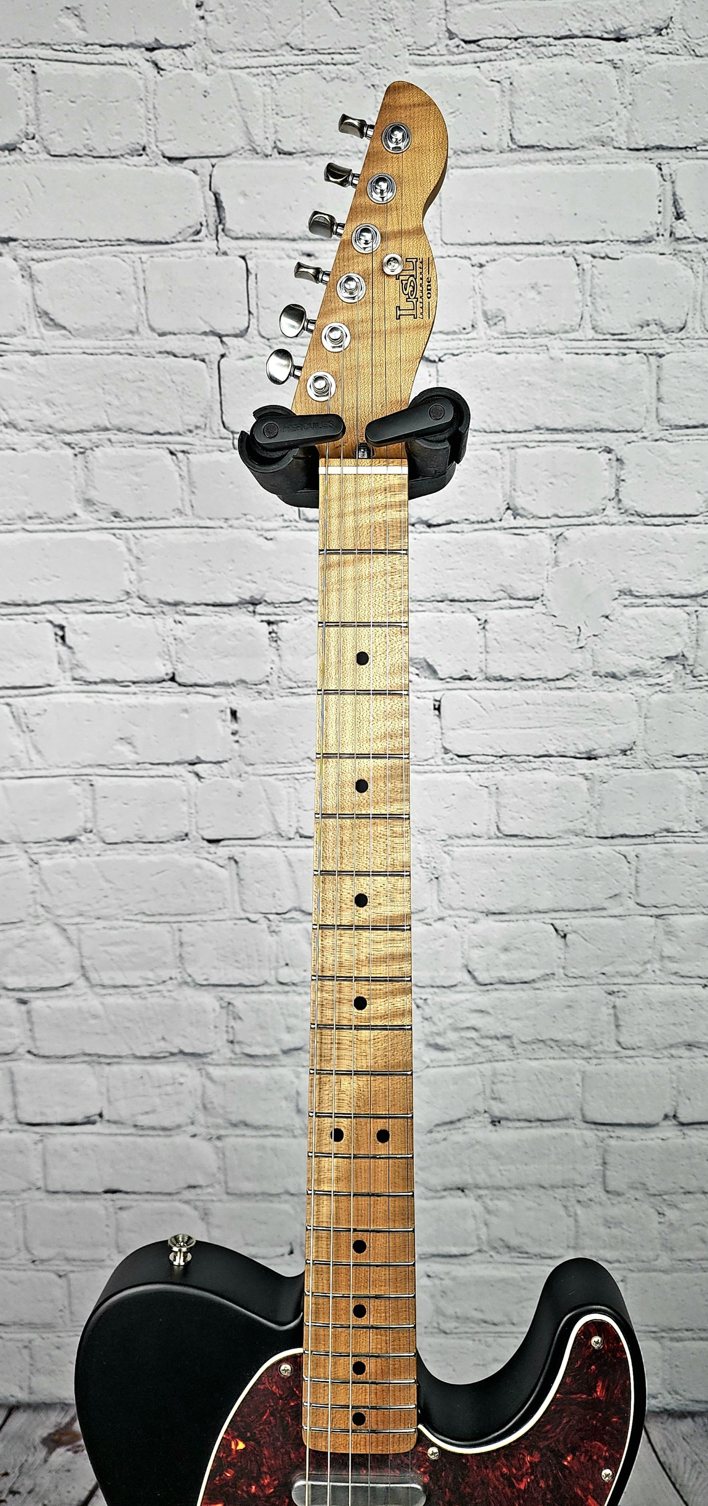 LSL Instruments Tbone One Black Electric Guitar Roasted Maple Neck Tortoise