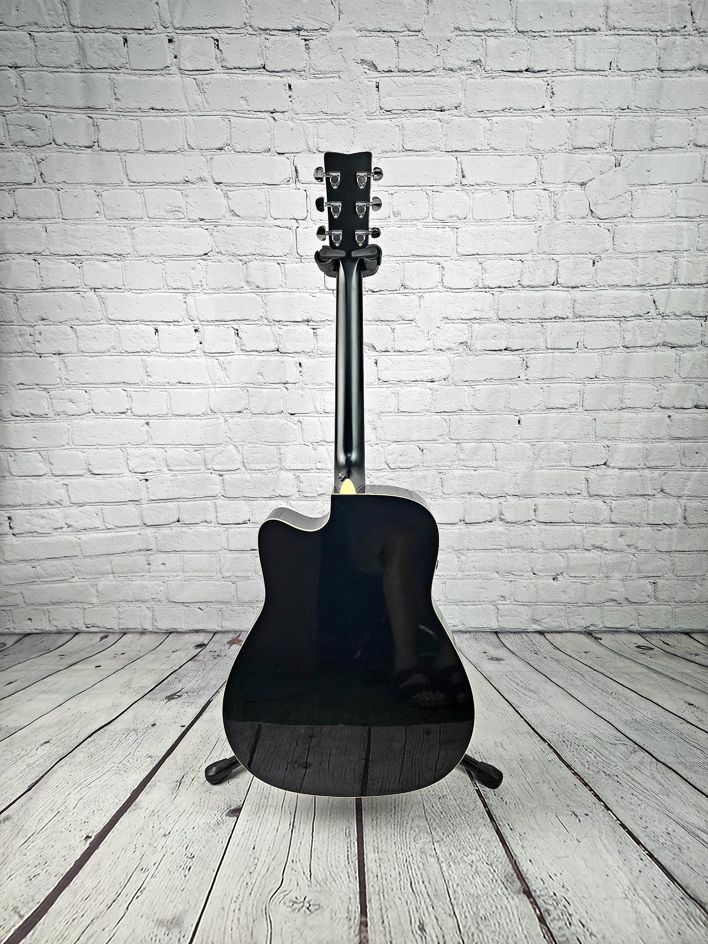 Yamaha FGC-TA BL TransAcoustic Cutaway Acoustic Guitar Black