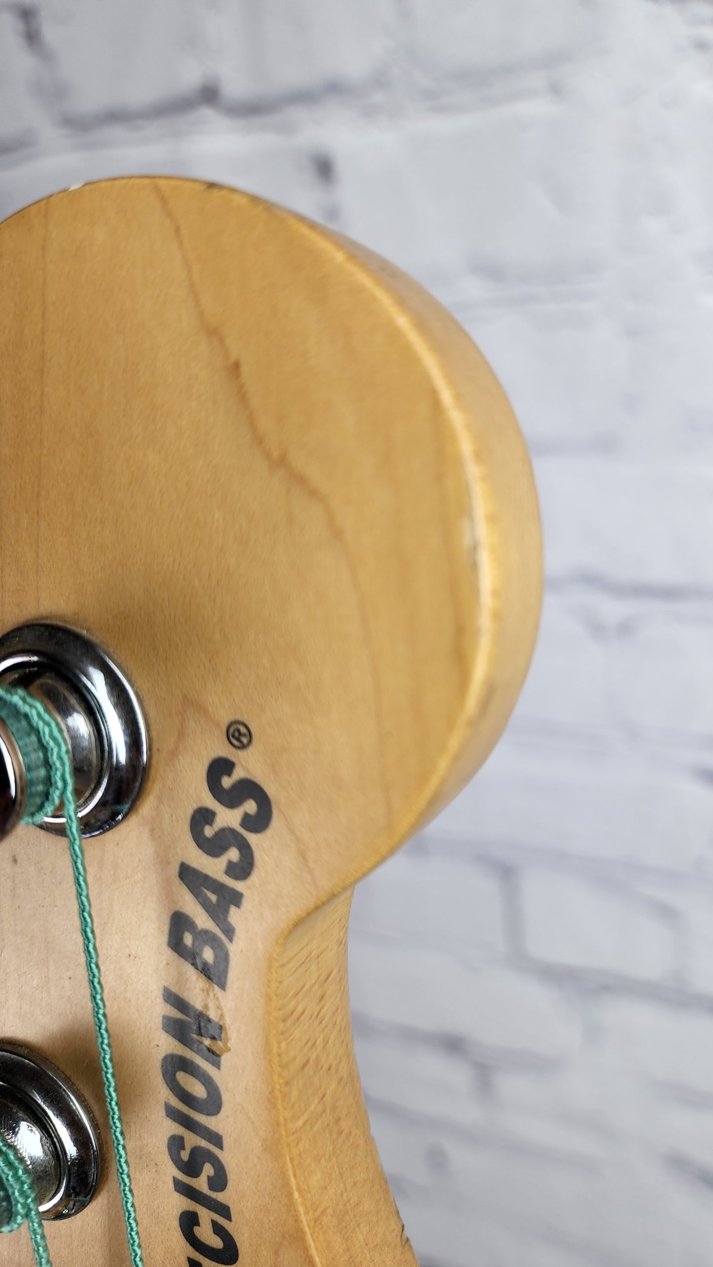 USED Fender American Special Precision Bass Candy Apple Red 2011