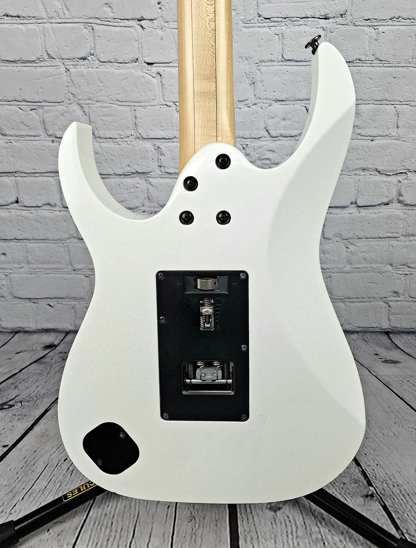 USED Ibanez Prestige RG3550MZ Galaxy White Seymour Duncan Blackouts Electric Guitar