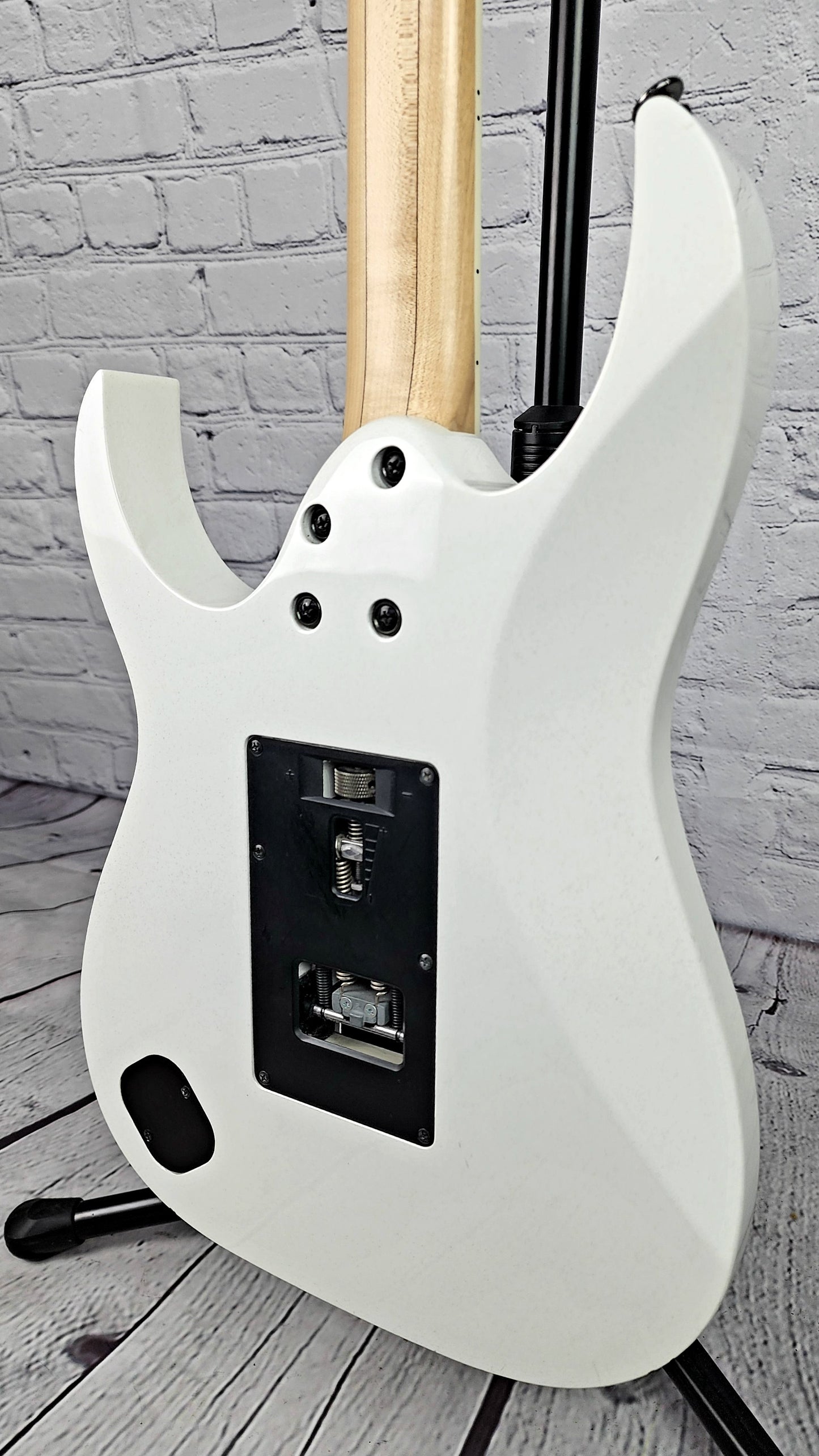 USED Ibanez Prestige RG3550MZ Galaxy White Seymour Duncan Blackouts Electric Guitar