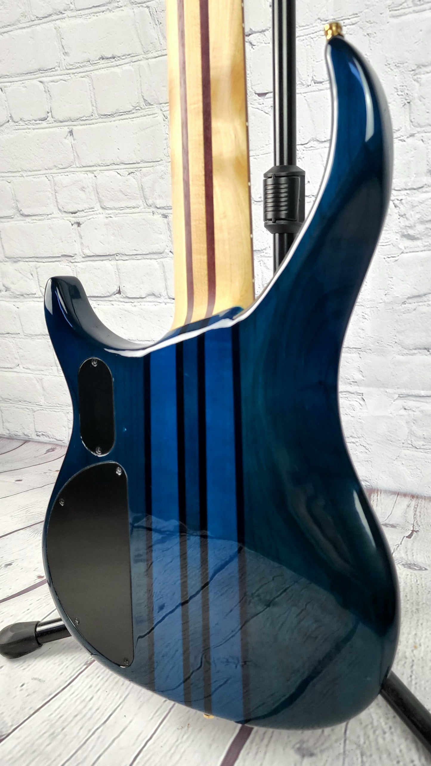 USED Peavey Cirrus 5 String Bass USA Neck Through Peacock Blue