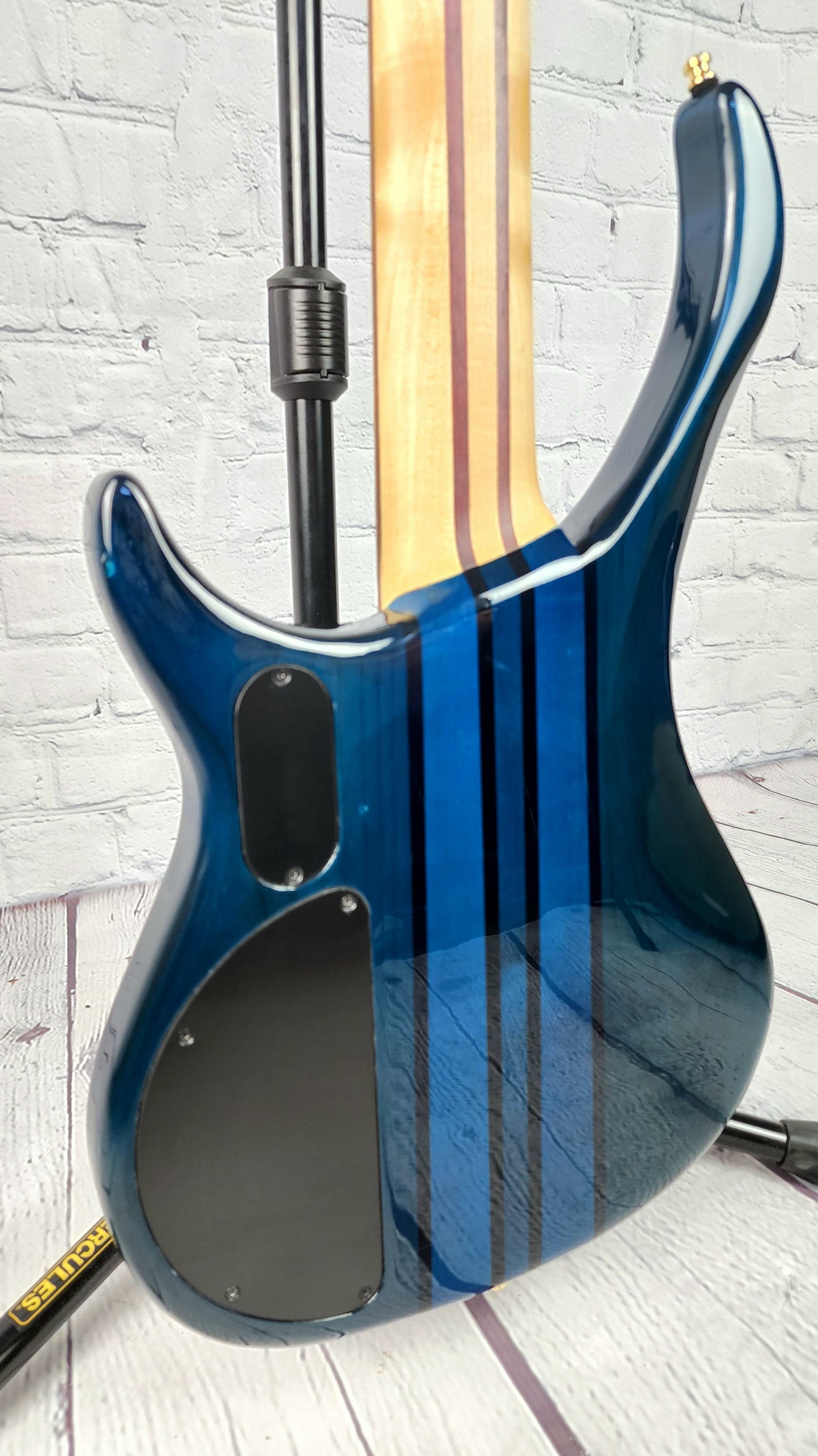 USED Peavey Cirrus 5 String Bass USA Neck Through Peacock Blue