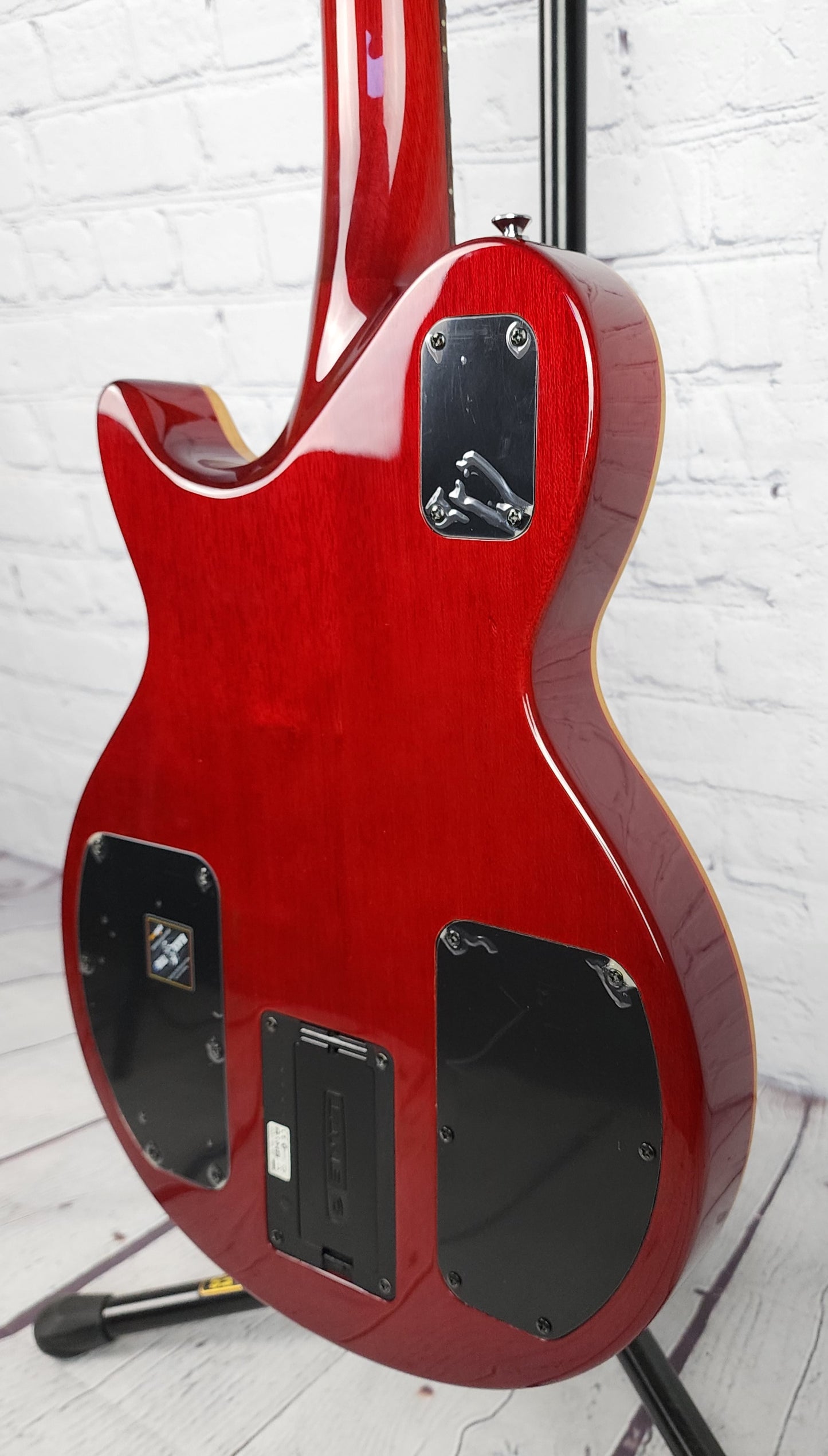 USED Line 6 James Tyler Variax JTV-59 Carved Top Electric Guitar Cherry Sunburst