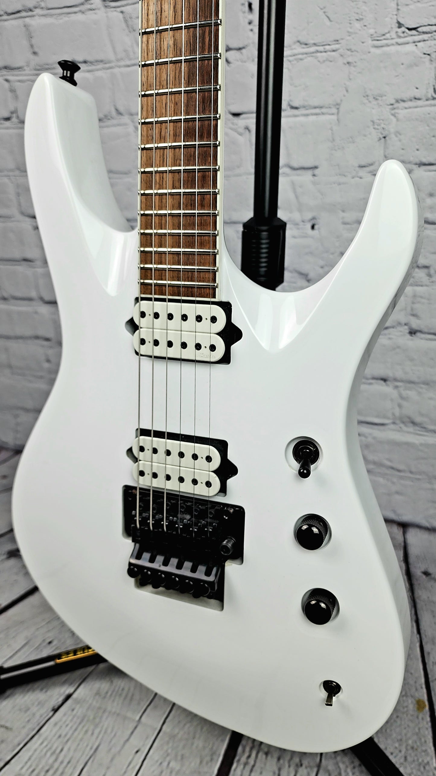 USED Jackson Chris Broderick Pro Series 6 String Electric Guitar Floyd Rose Gloss White