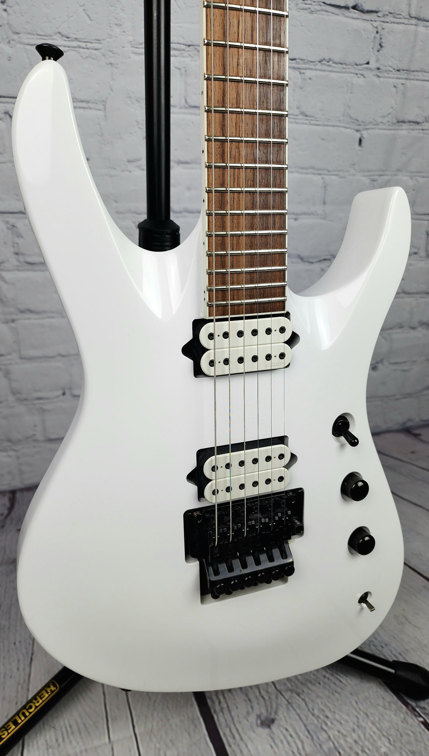 USED Jackson Chris Broderick Pro Series 6 String Electric Guitar Floyd Rose Gloss White