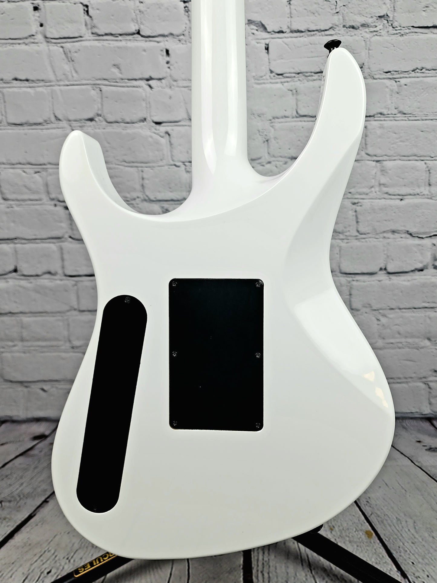 USED Jackson Chris Broderick Pro Series 6 String Electric Guitar Floyd Rose Gloss White