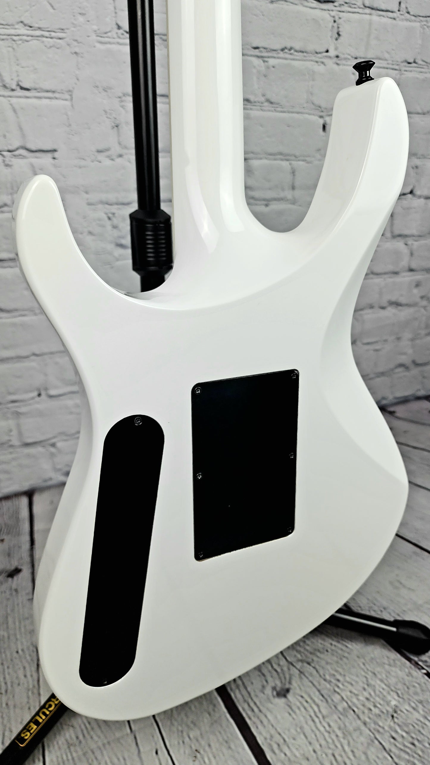 USED Jackson Chris Broderick Pro Series 6 String Electric Guitar Floyd Rose Gloss White
