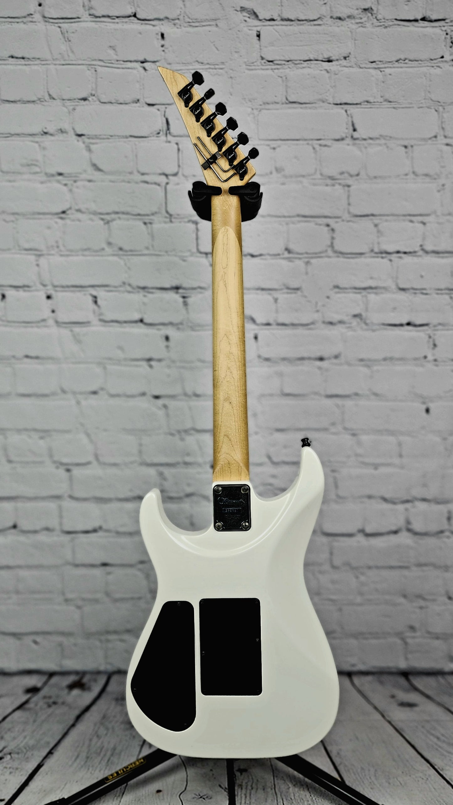 USED Charvel 475 Deluxe 1990 Electric Guitar Polar White Toothpaste Logo