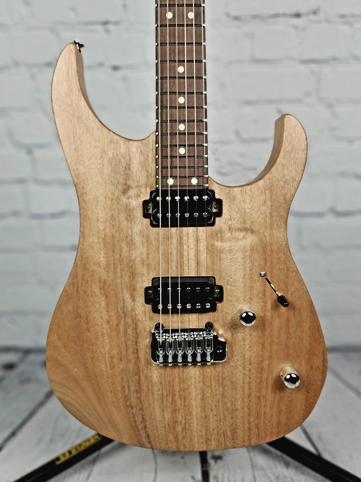 LSL Instruments XT4 One Series Limited Okoume Satin Natural