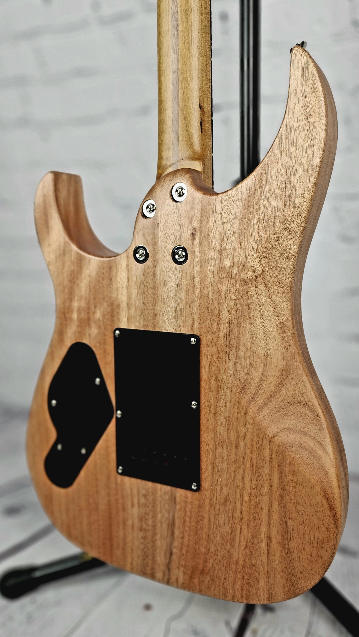 LSL Instruments XT4 One Series Limited Okoume Satin Natural